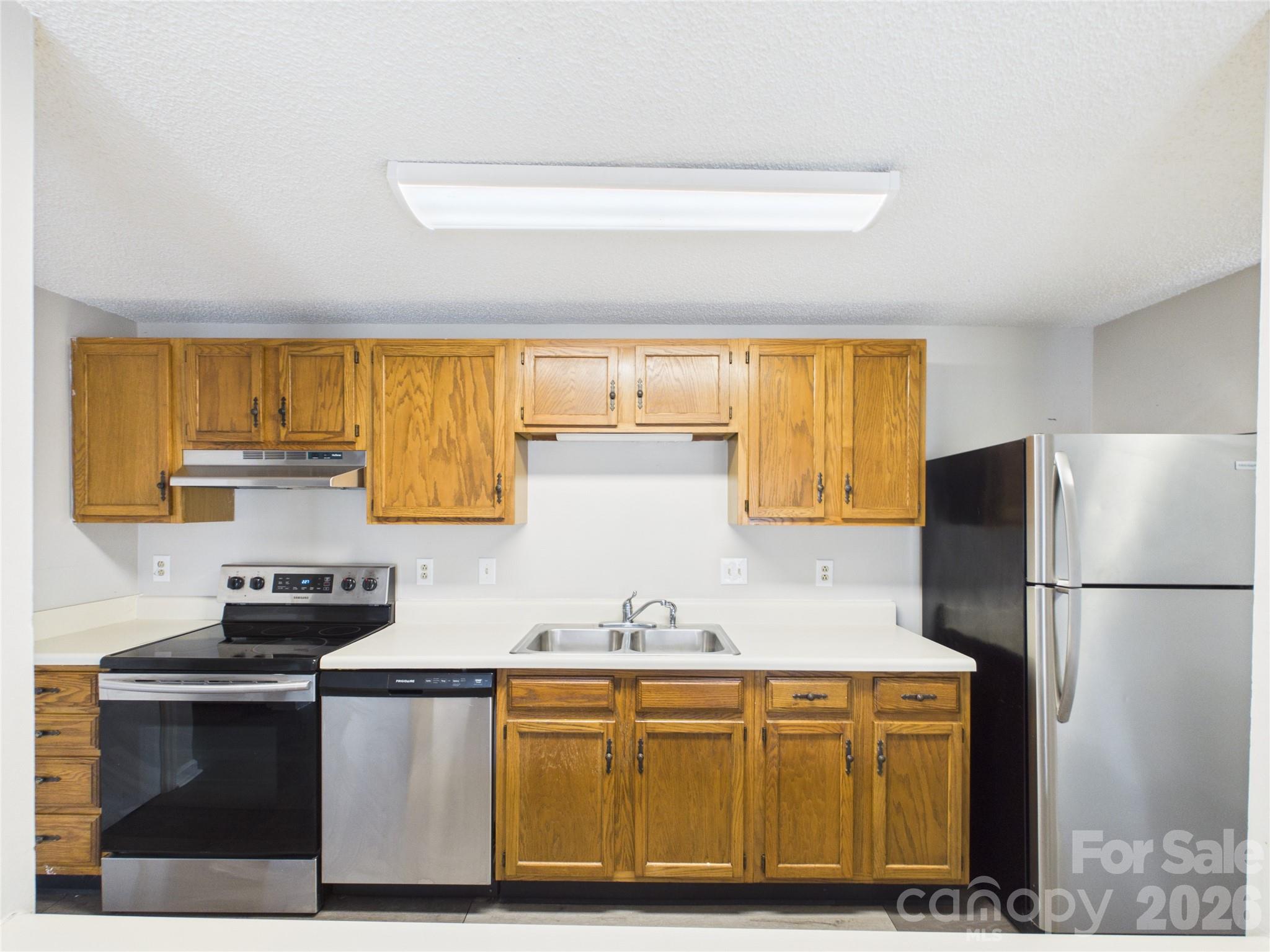 9511 Shannon Green Drive #APT E — Charlotte