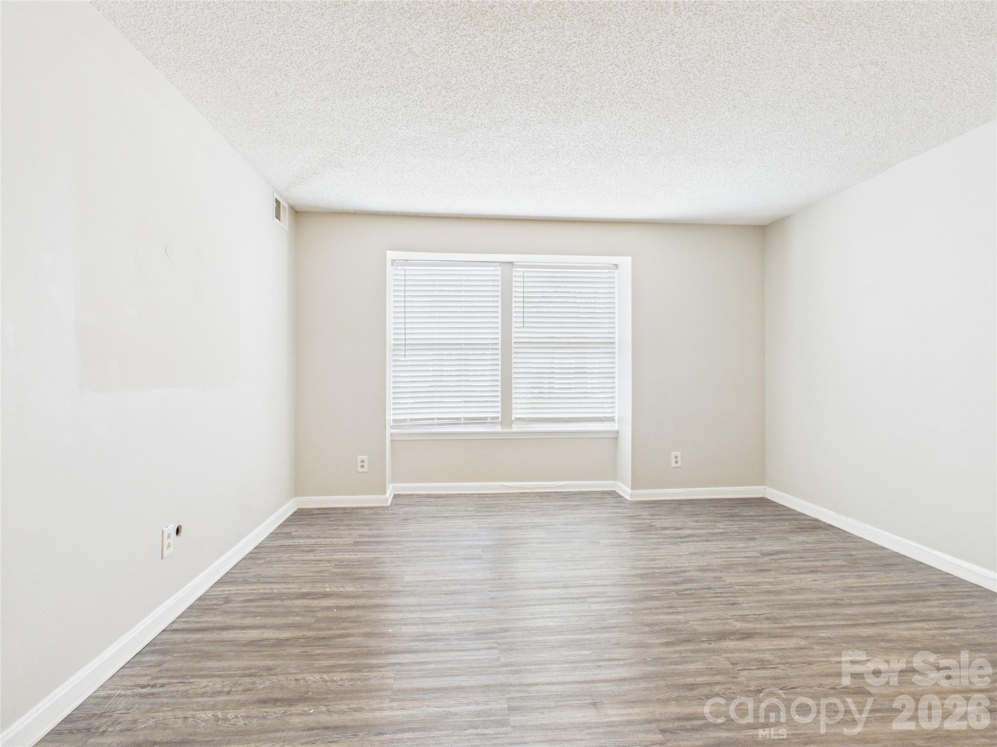 9511 Shannon Green Drive #APT E — Charlotte