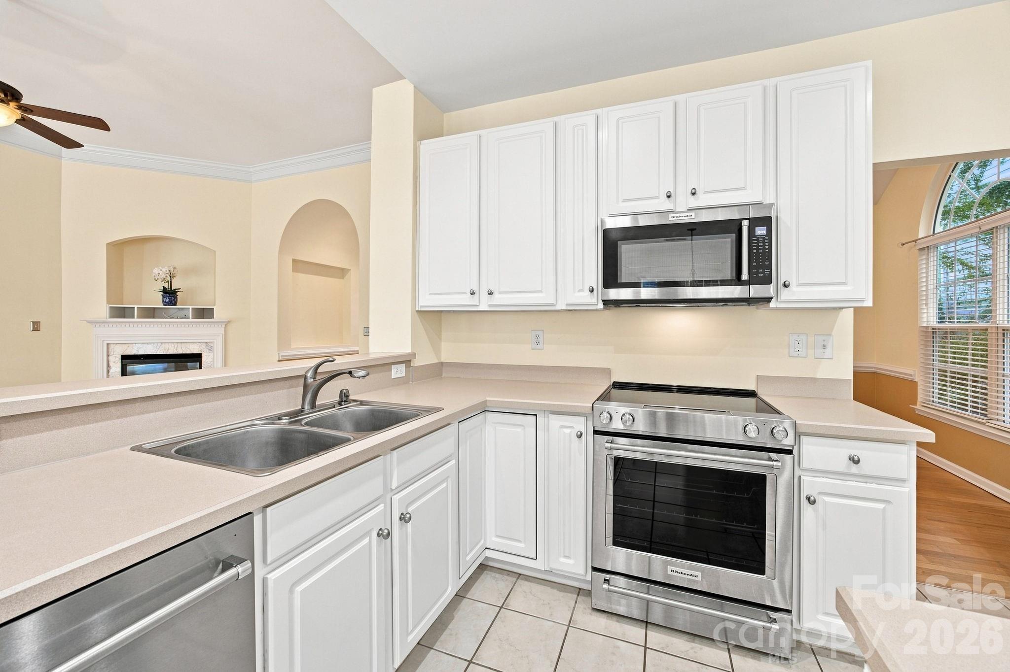 12602 Kemerton Lane — Huntersville