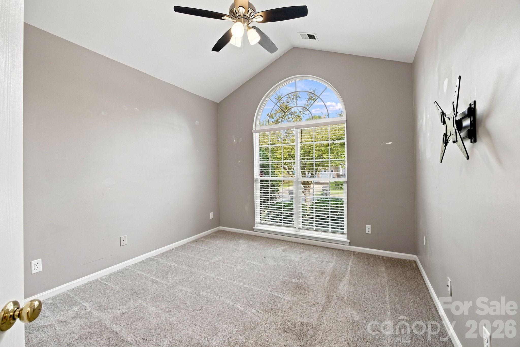 12602 Kemerton Lane — Huntersville