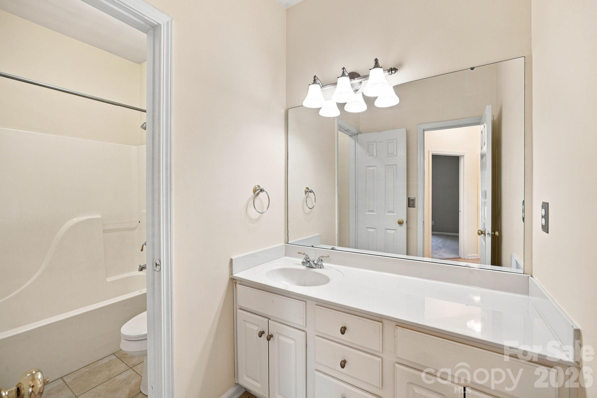12602 Kemerton Lane — Huntersville