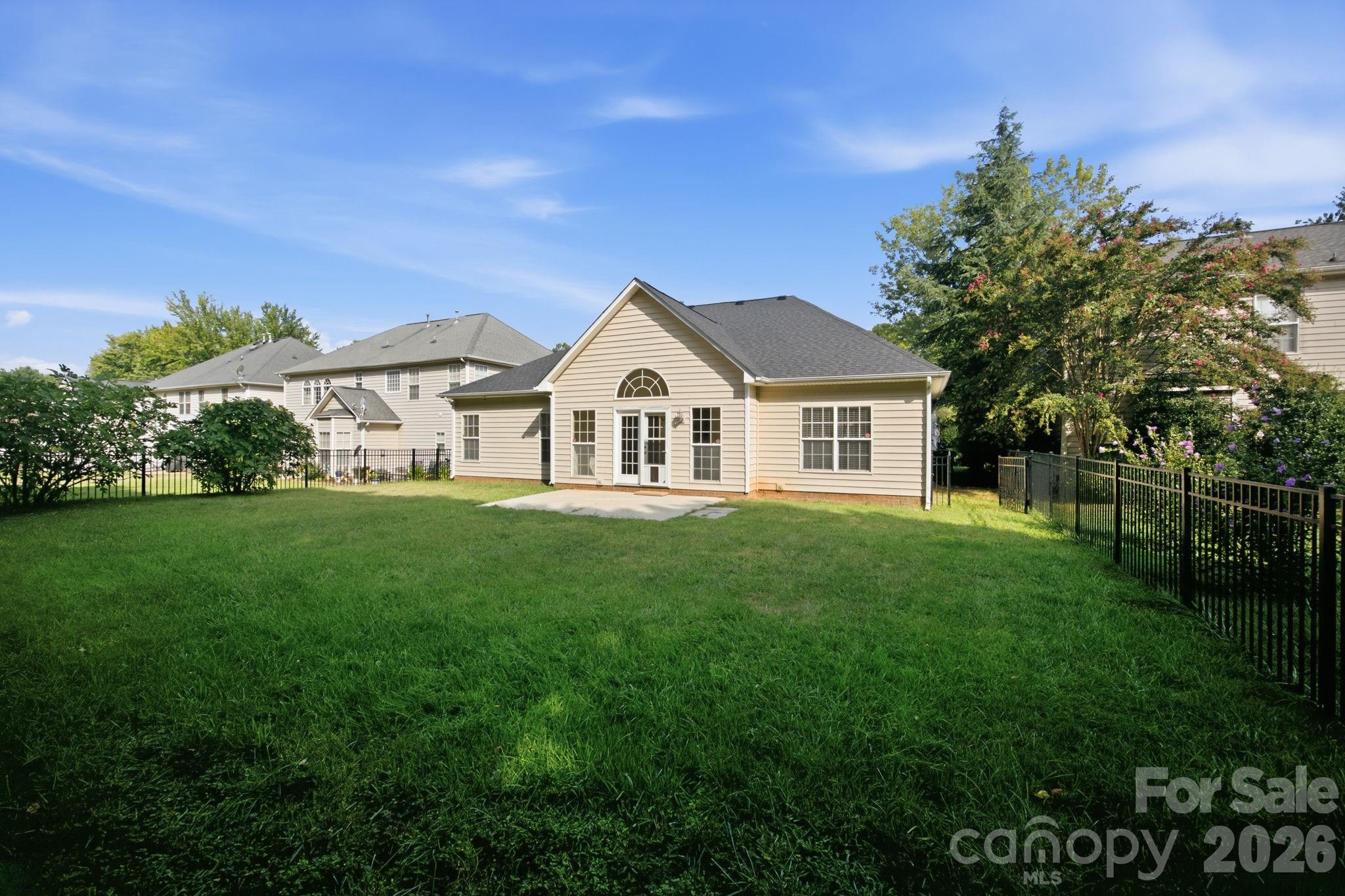 12602 Kemerton Lane — Huntersville