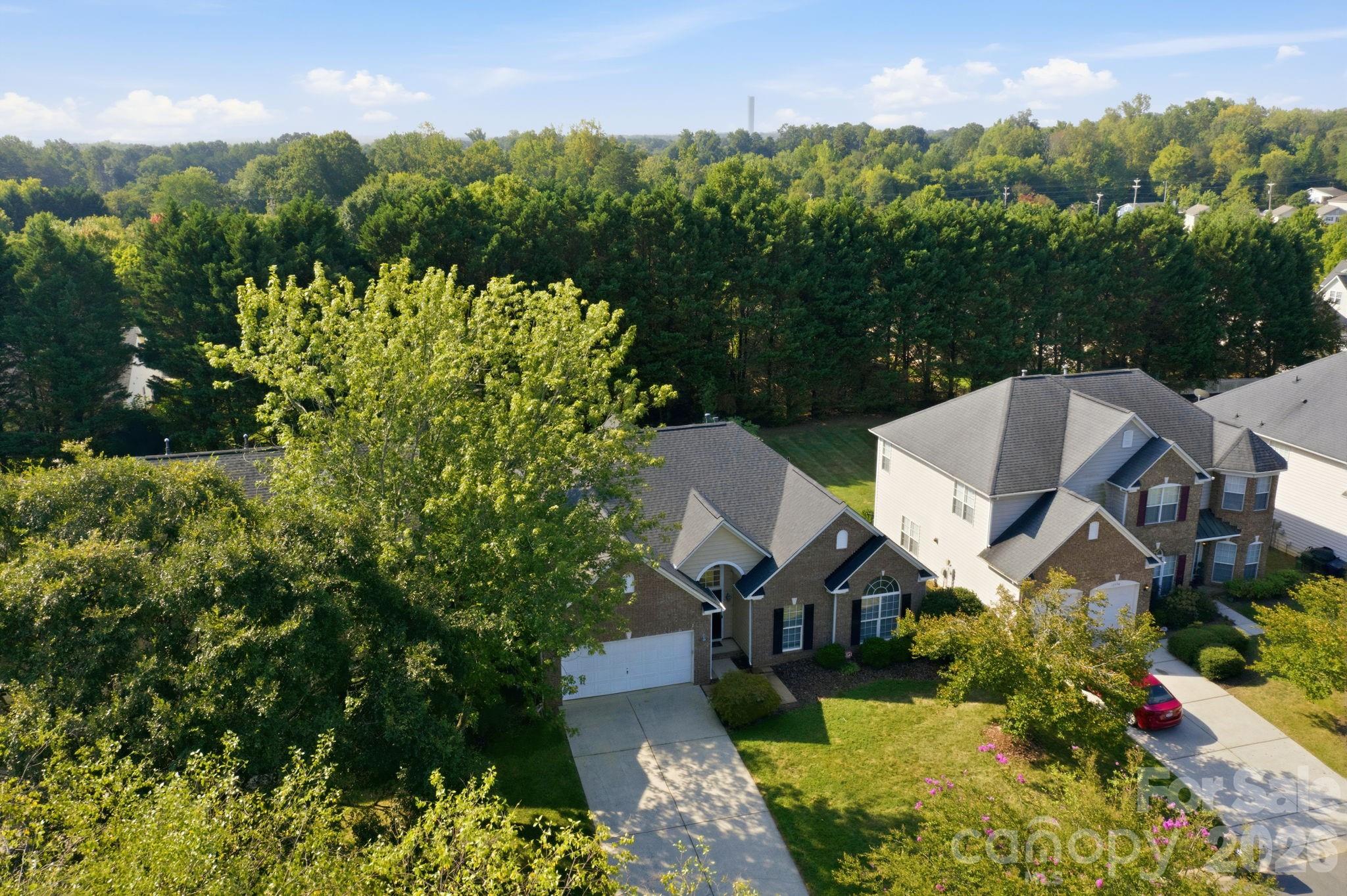 12602 Kemerton Lane — Huntersville