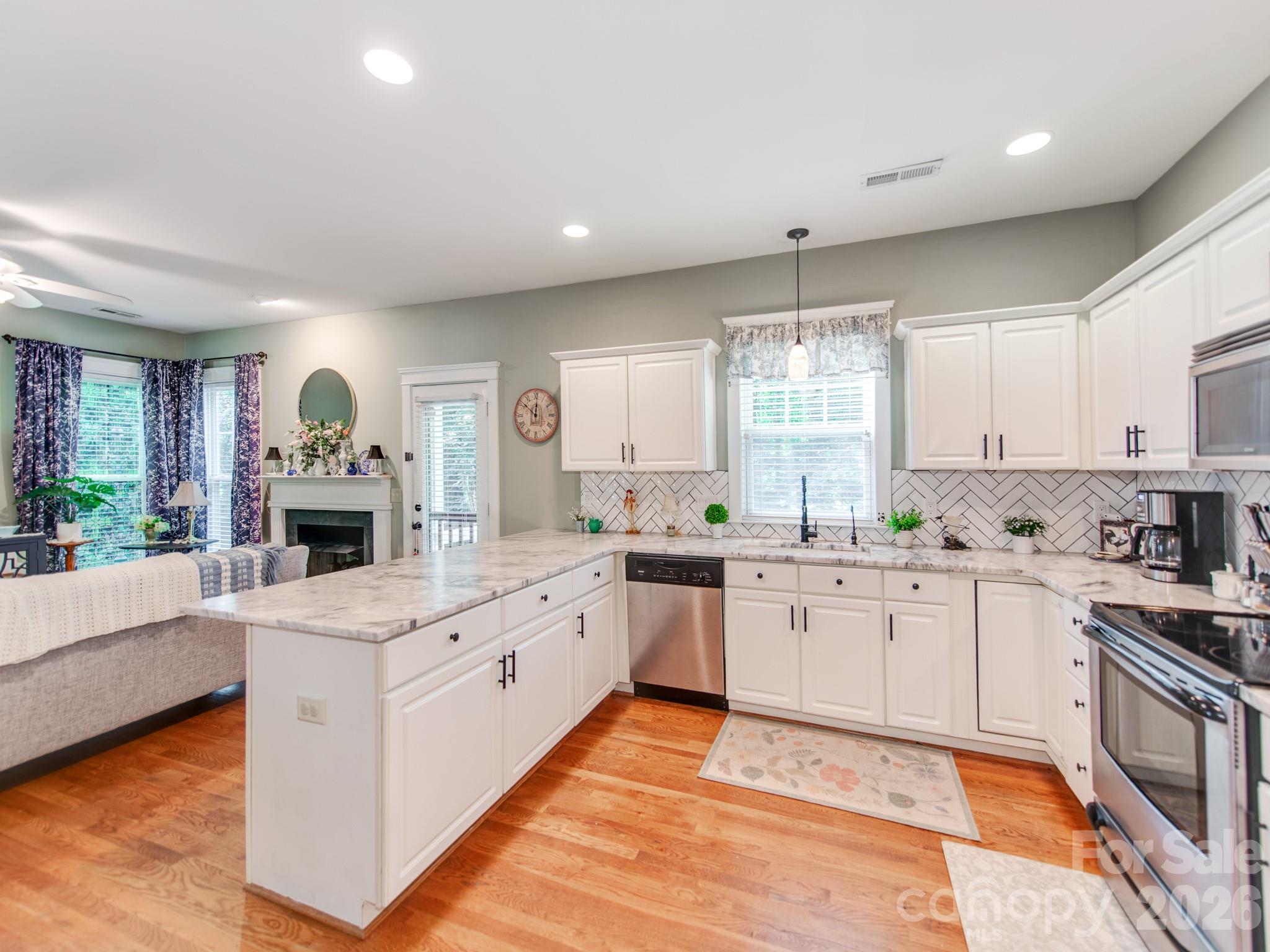 16415 Kelly Park Circle — Huntersville
