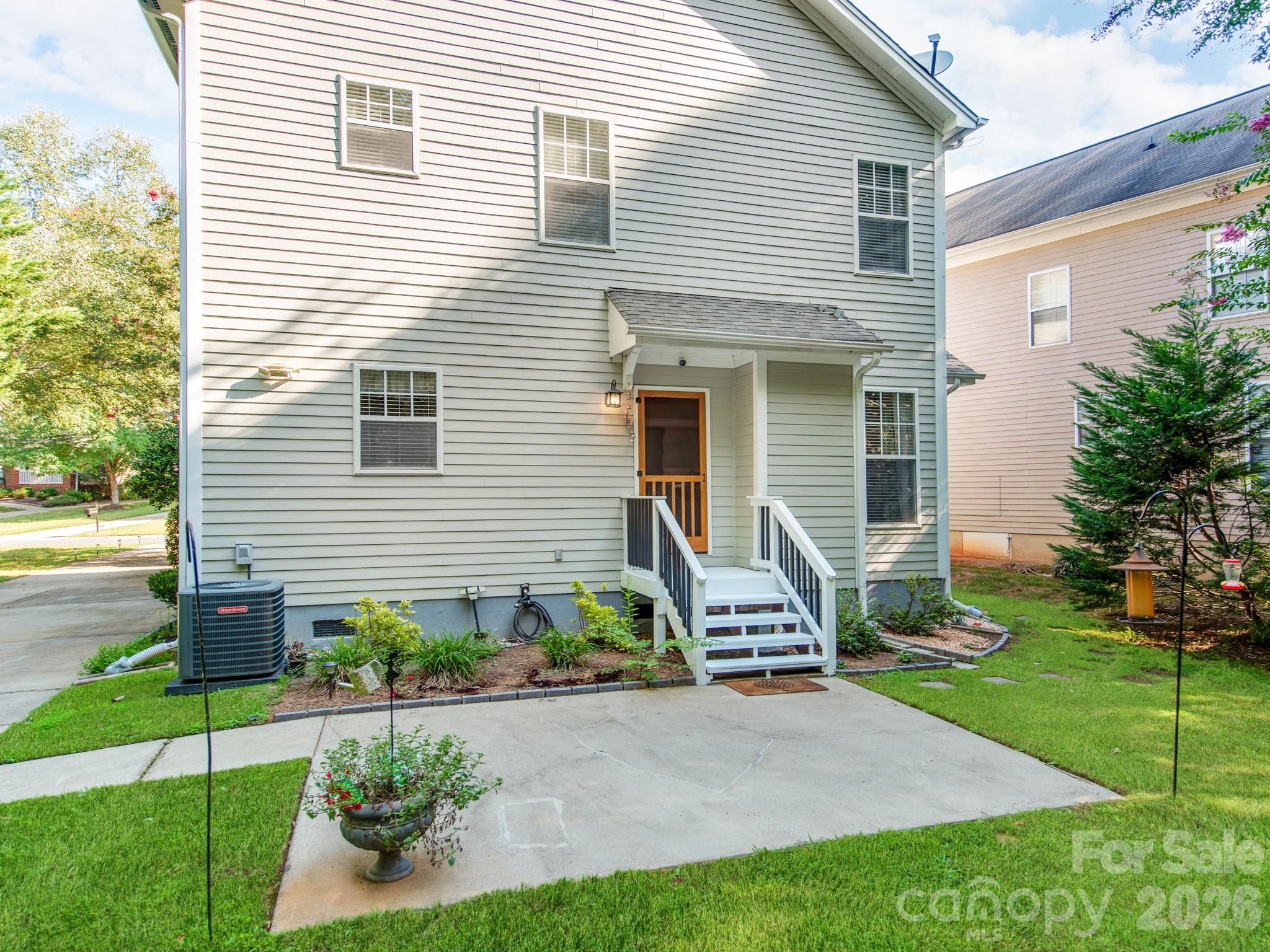 16415 Kelly Park Circle — Huntersville
