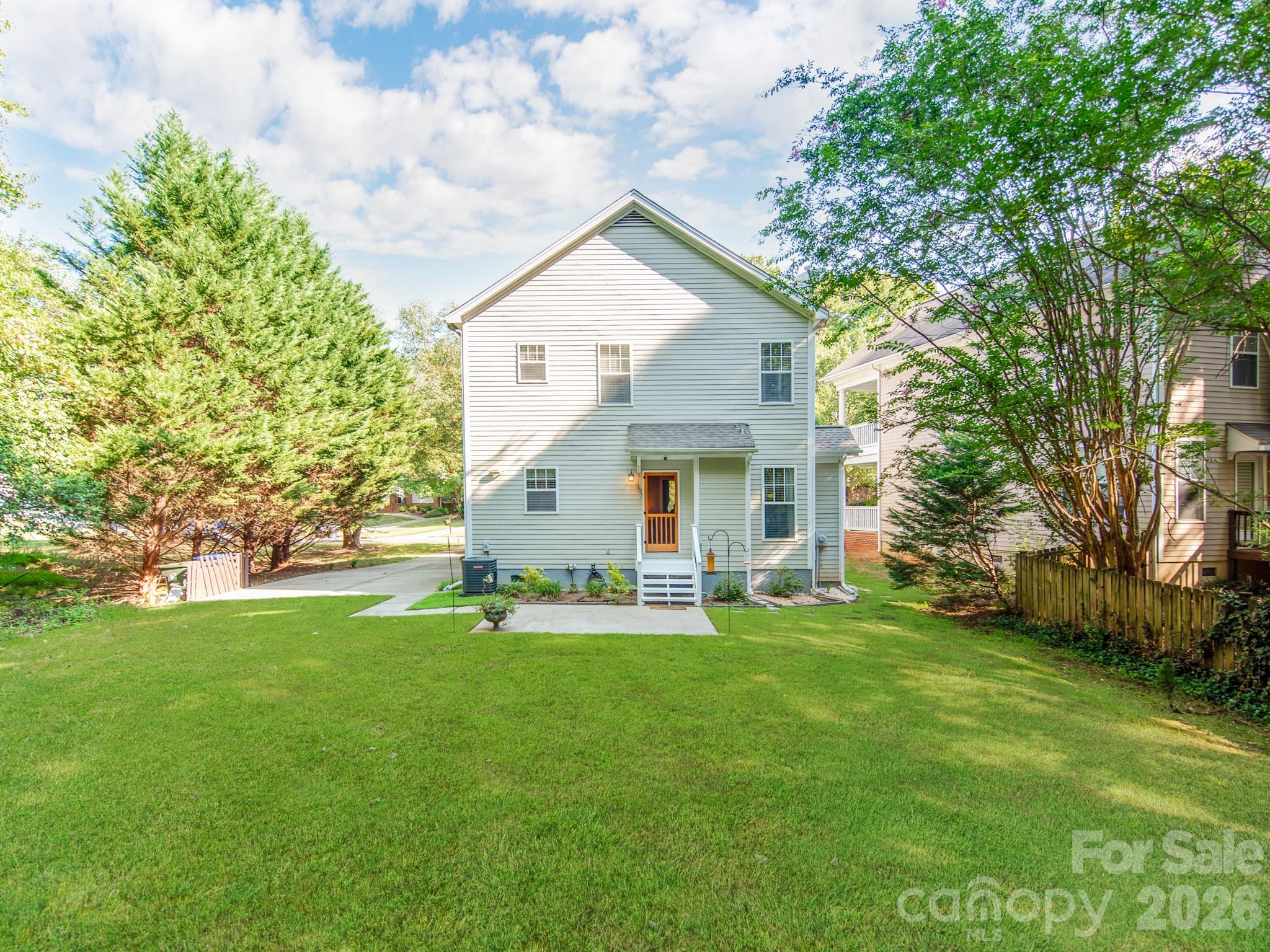 16415 Kelly Park Circle — Huntersville