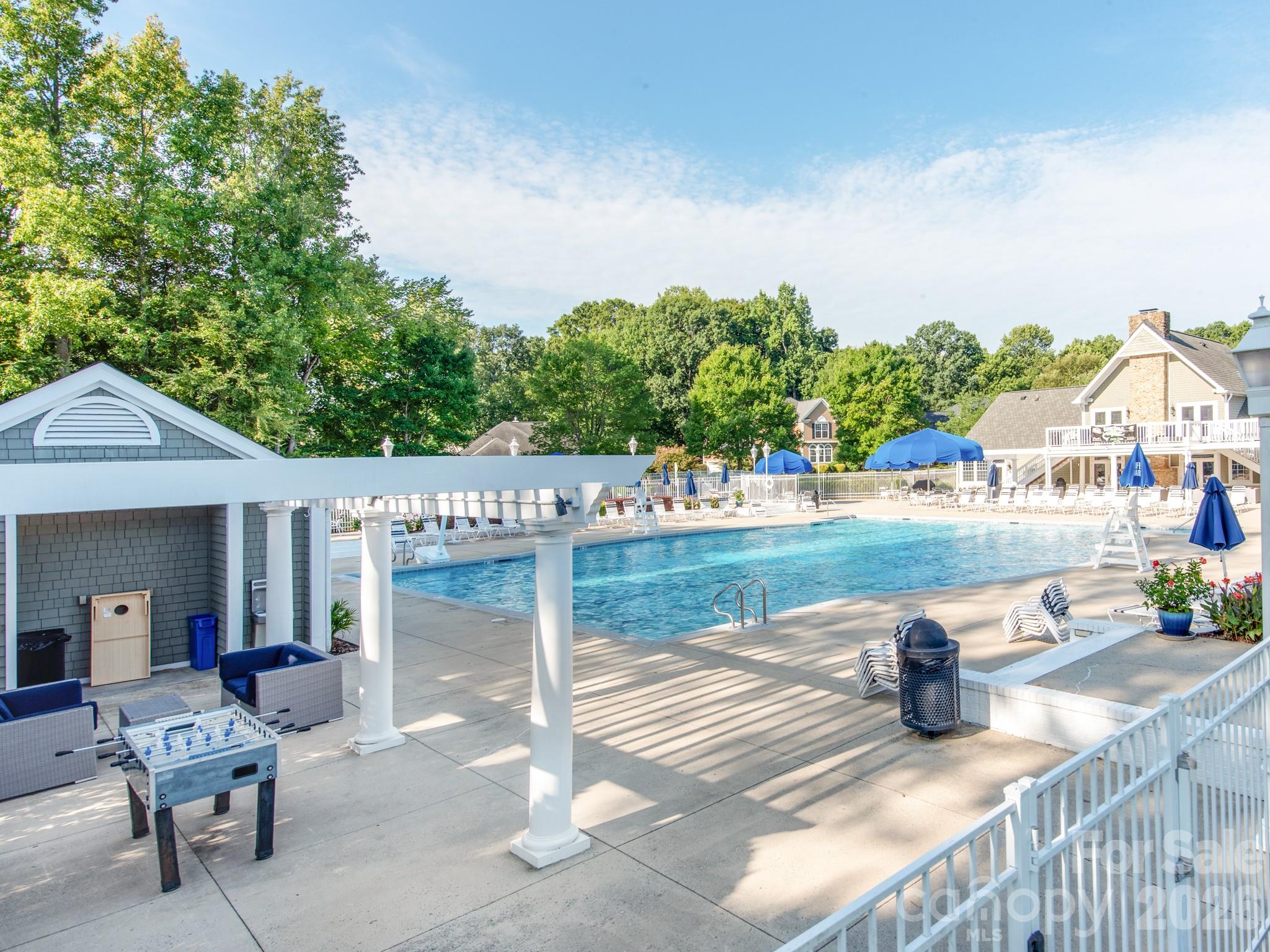 16415 Kelly Park Circle — Huntersville
