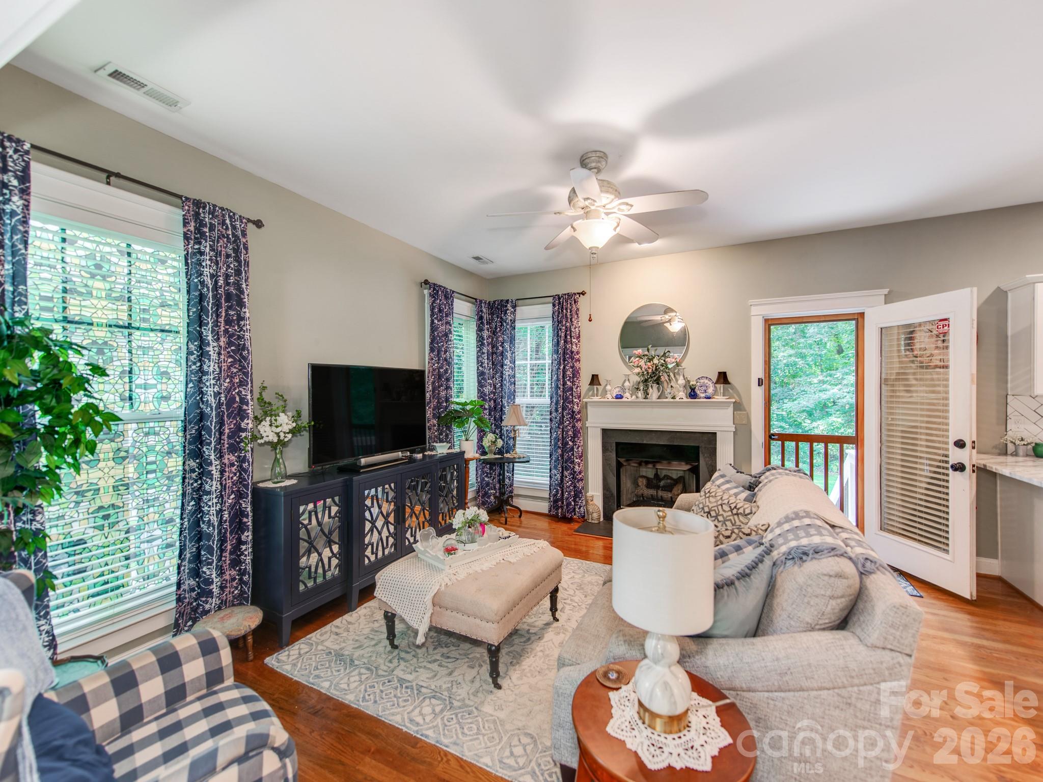 16415 Kelly Park Circle — Huntersville