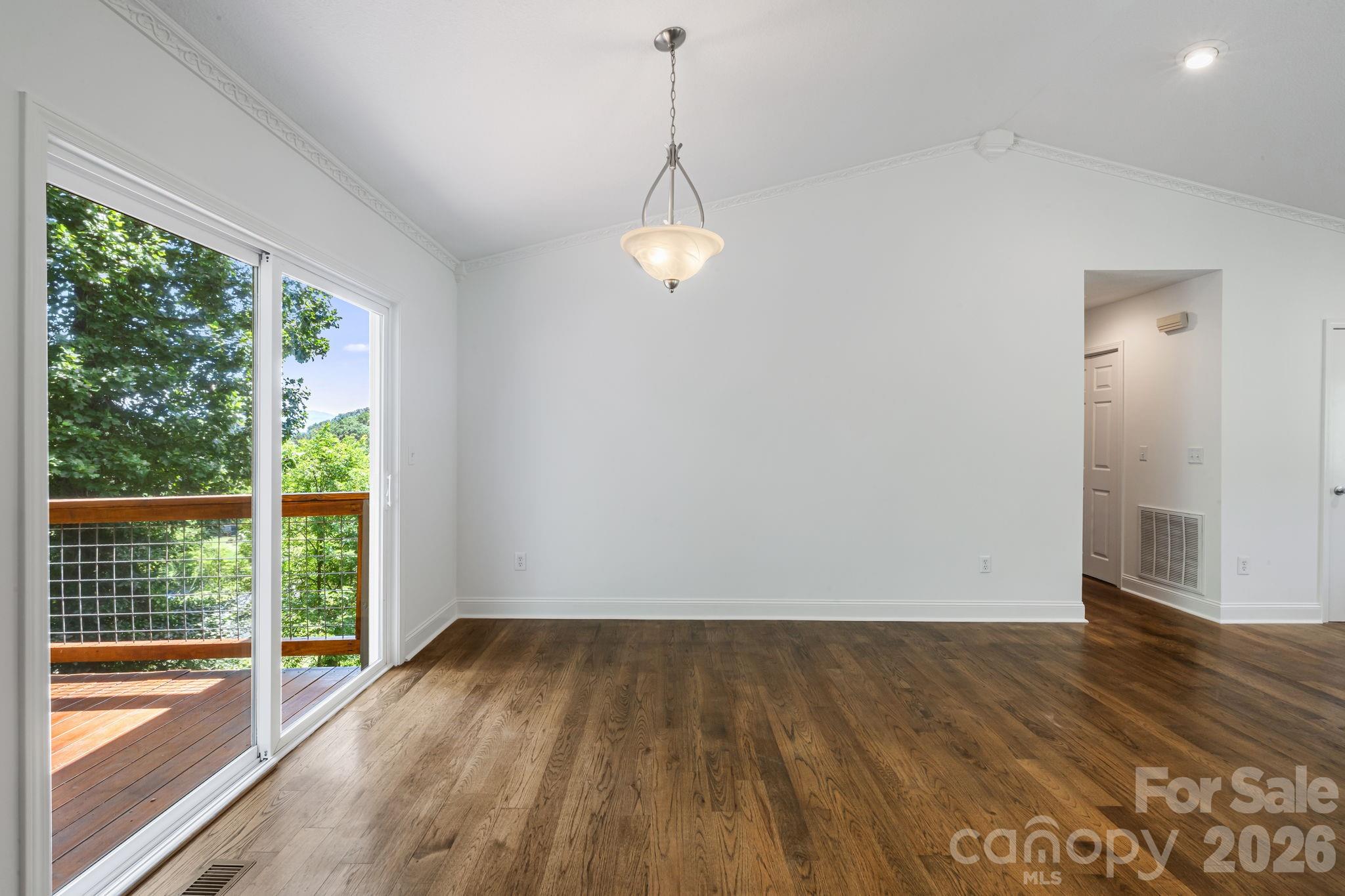 184 Scarlett Ridge Drive — Marshall