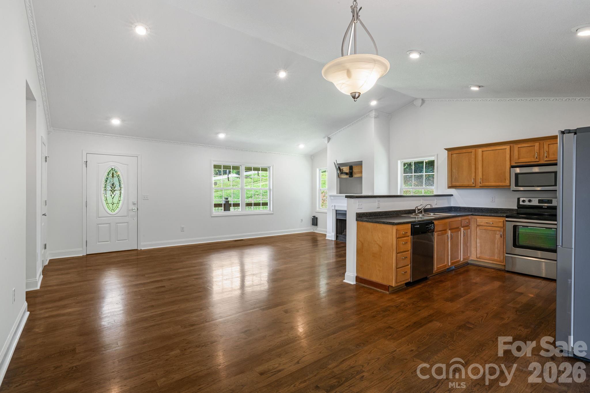 184 Scarlett Ridge Drive — Marshall