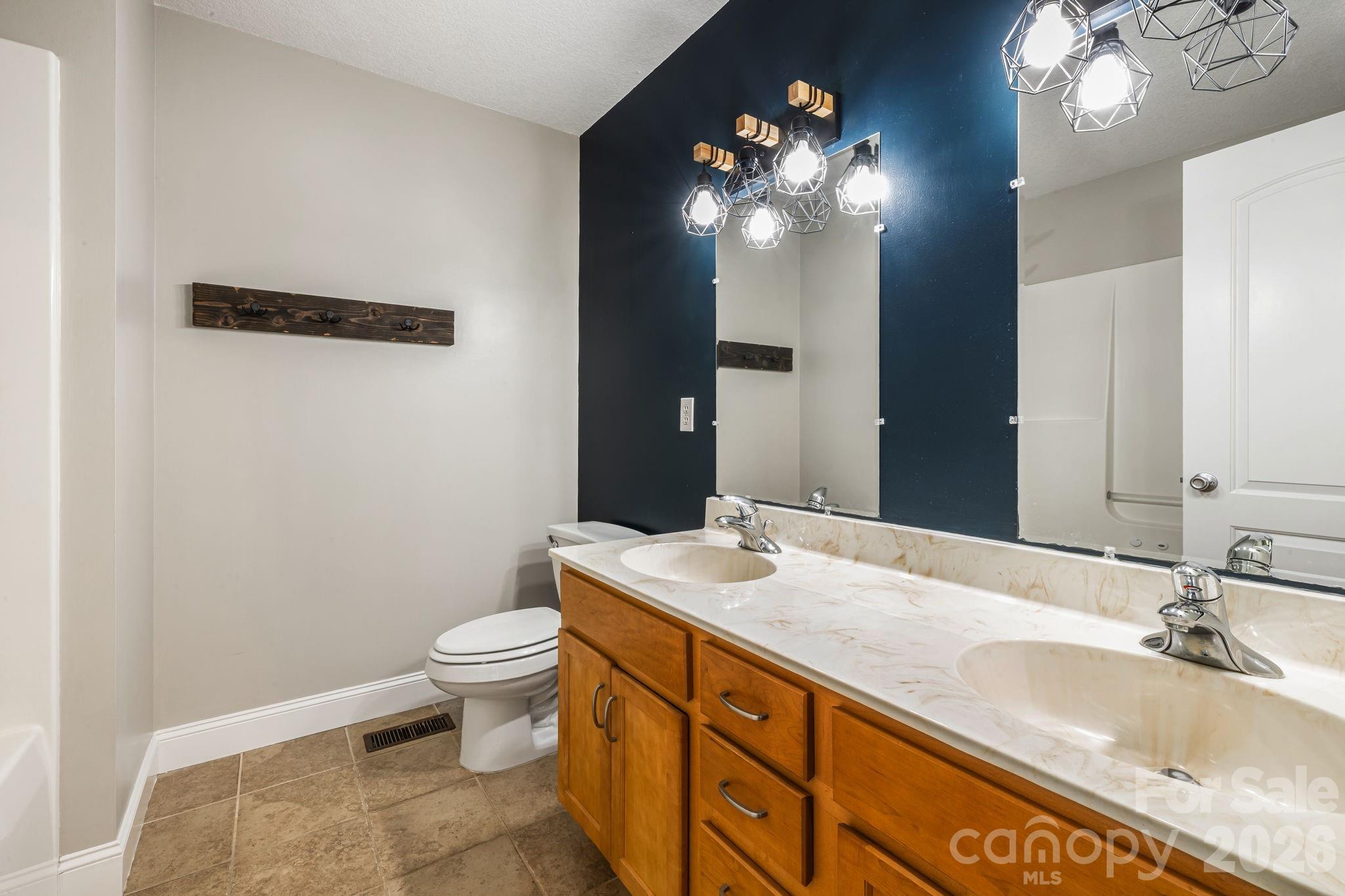 184 Scarlett Ridge Drive — Marshall