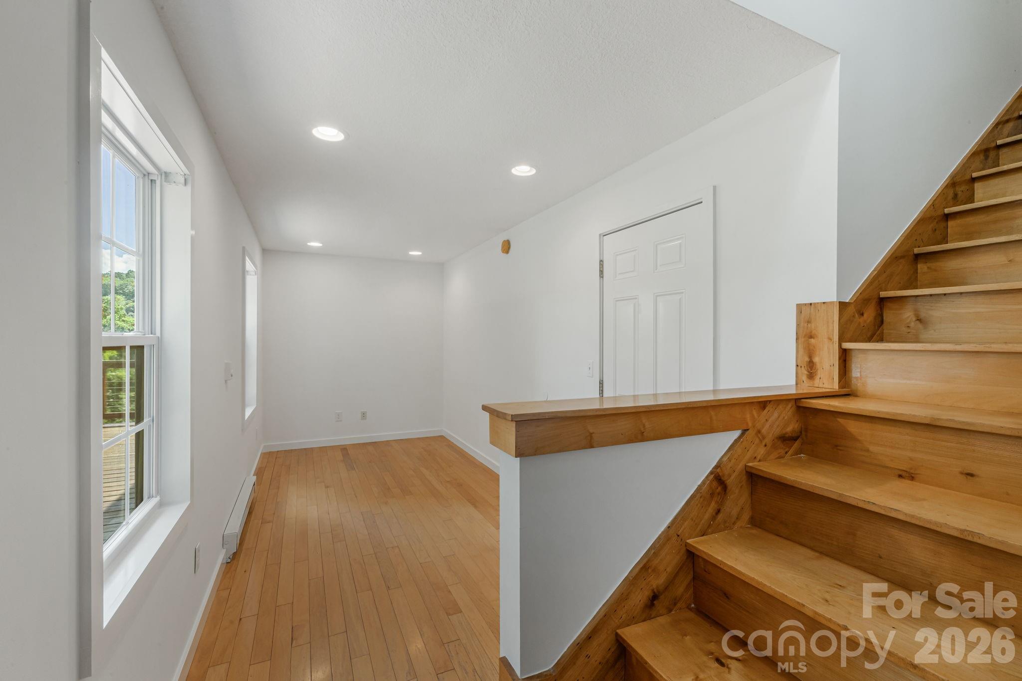 184 Scarlett Ridge Drive — Marshall