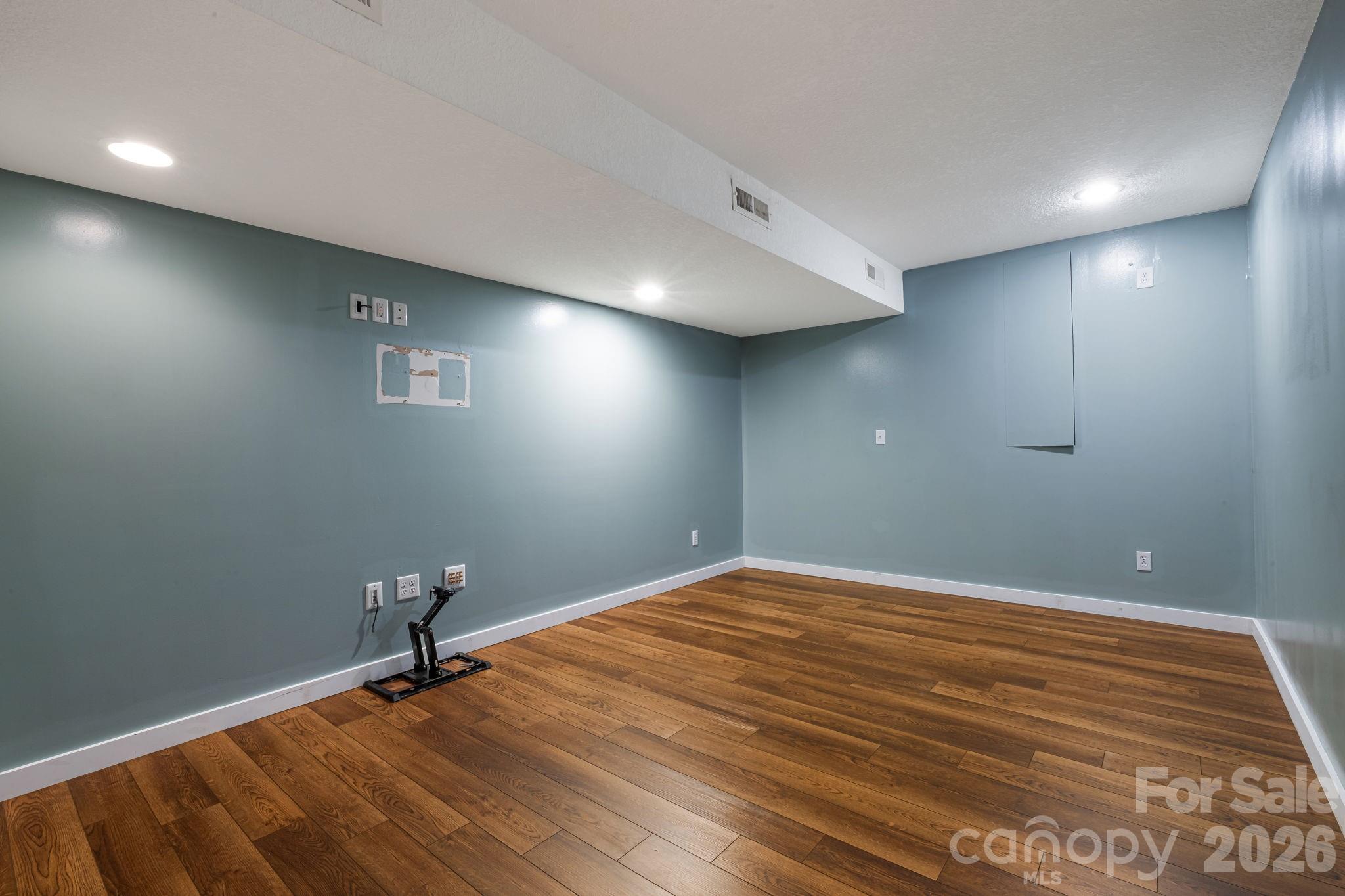 184 Scarlett Ridge Drive — Marshall