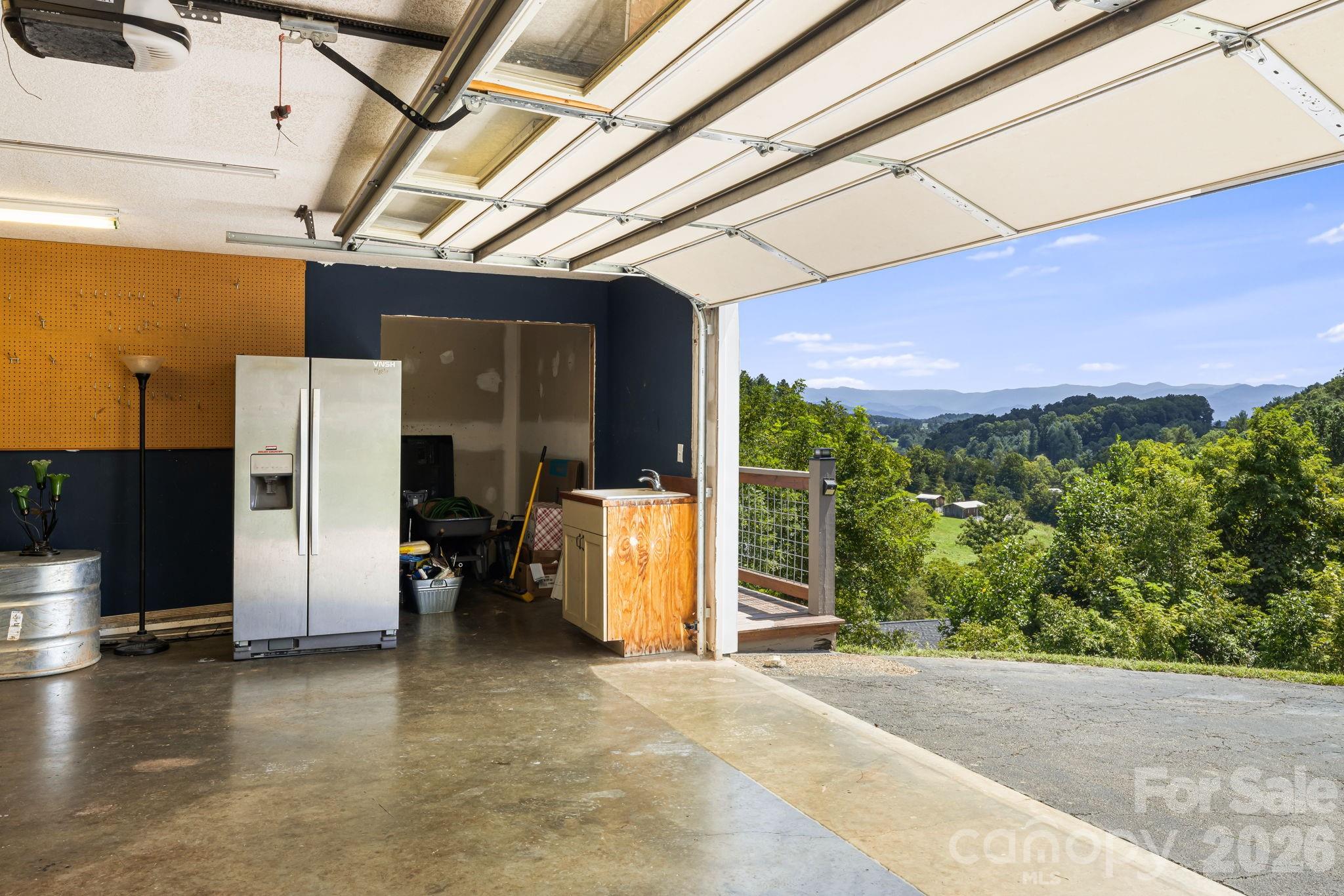 184 Scarlett Ridge Drive — Marshall
