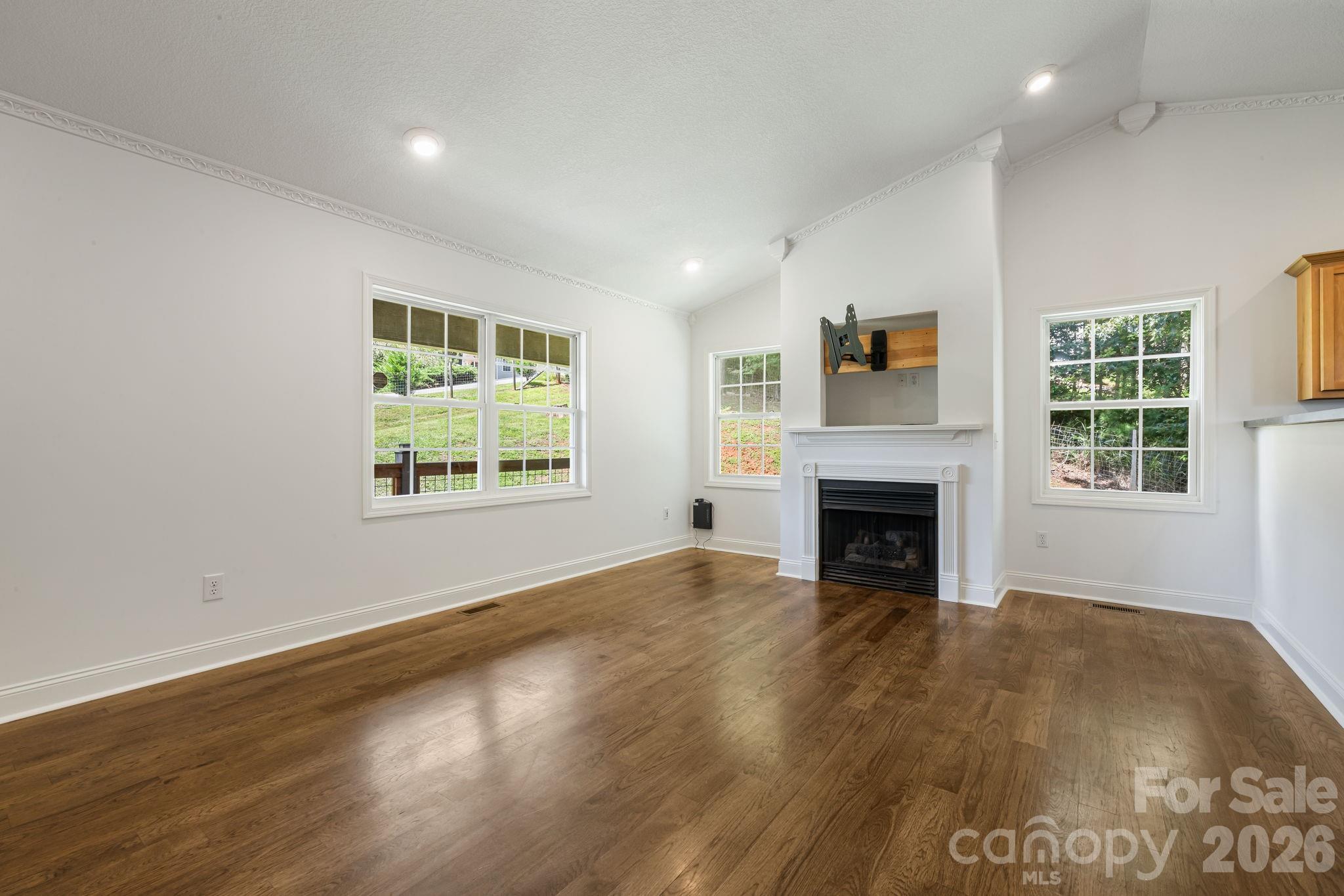 184 Scarlett Ridge Drive — Marshall