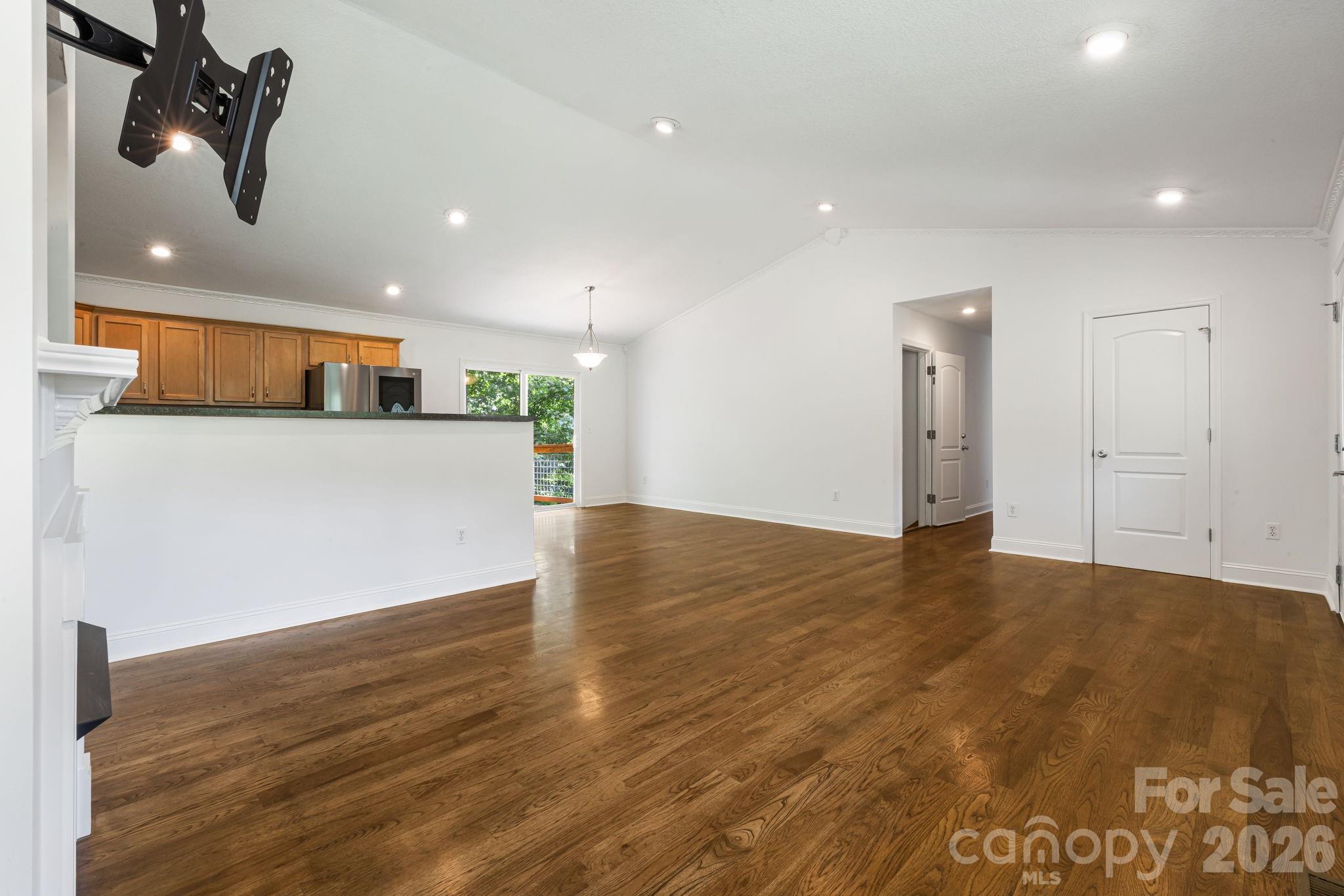 184 Scarlett Ridge Drive — Marshall