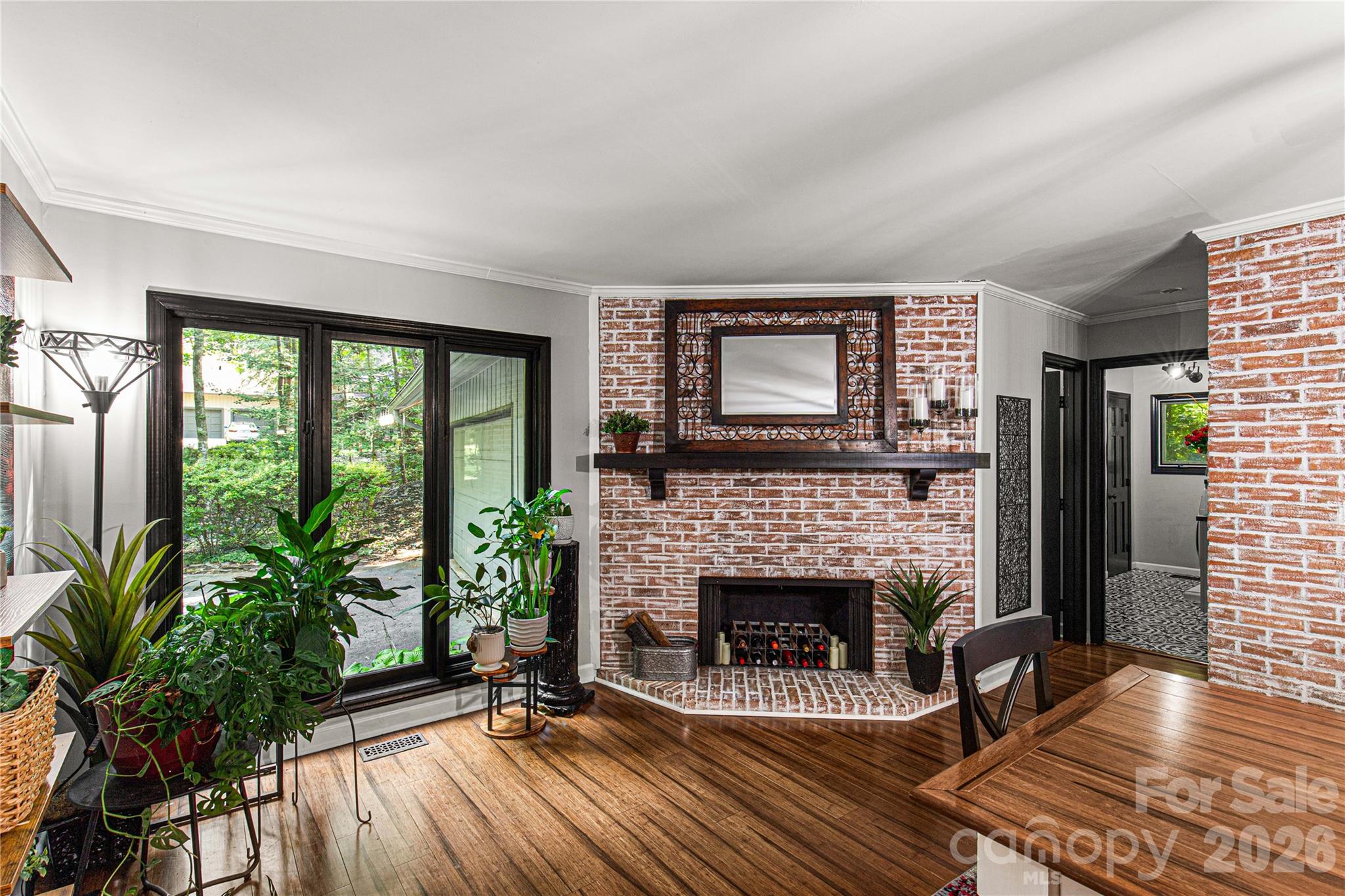 5 Oak Leaf Road — Clover
