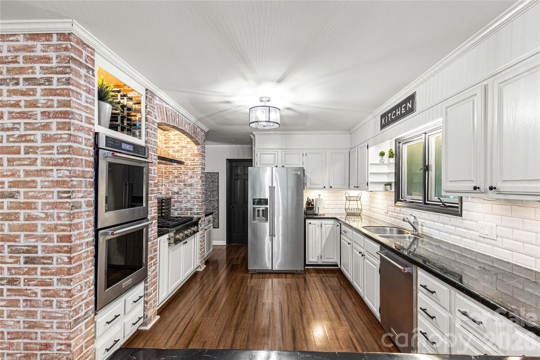 5 Oak Leaf Road — Clover