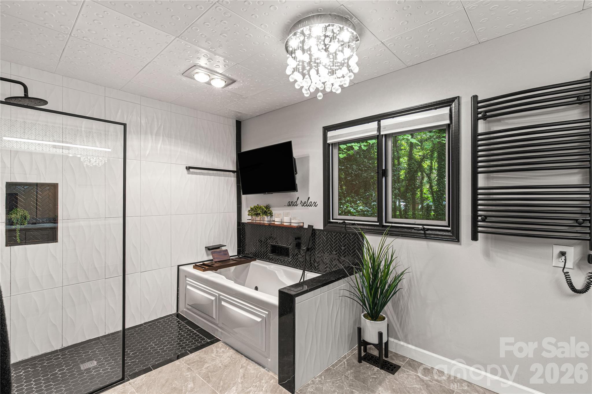 5 Oak Leaf Road — Clover
