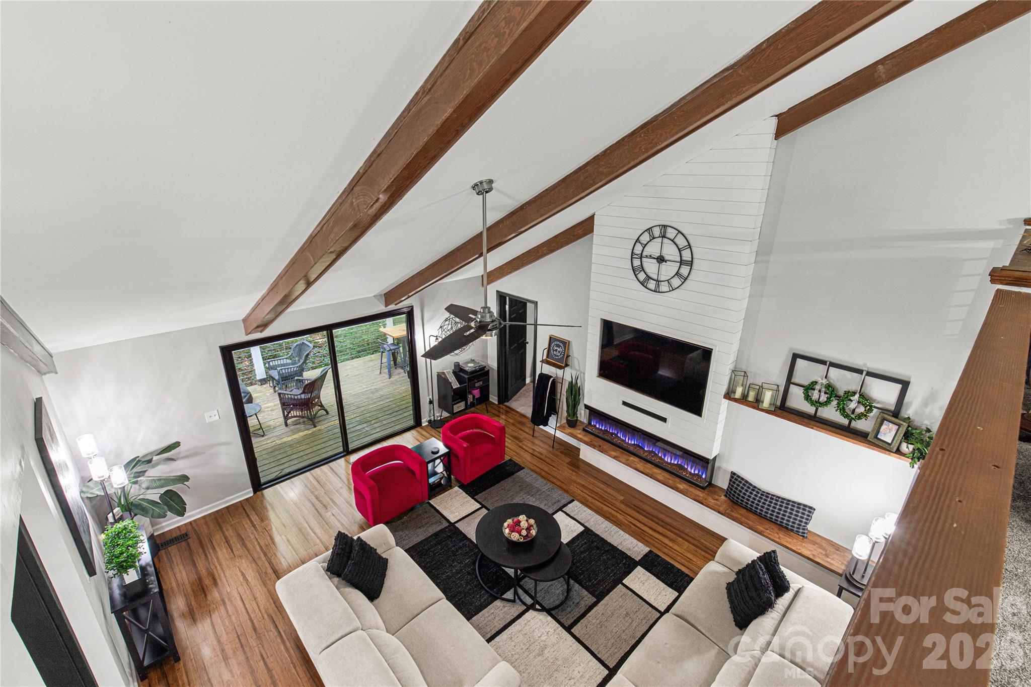 5 Oak Leaf Road — Clover