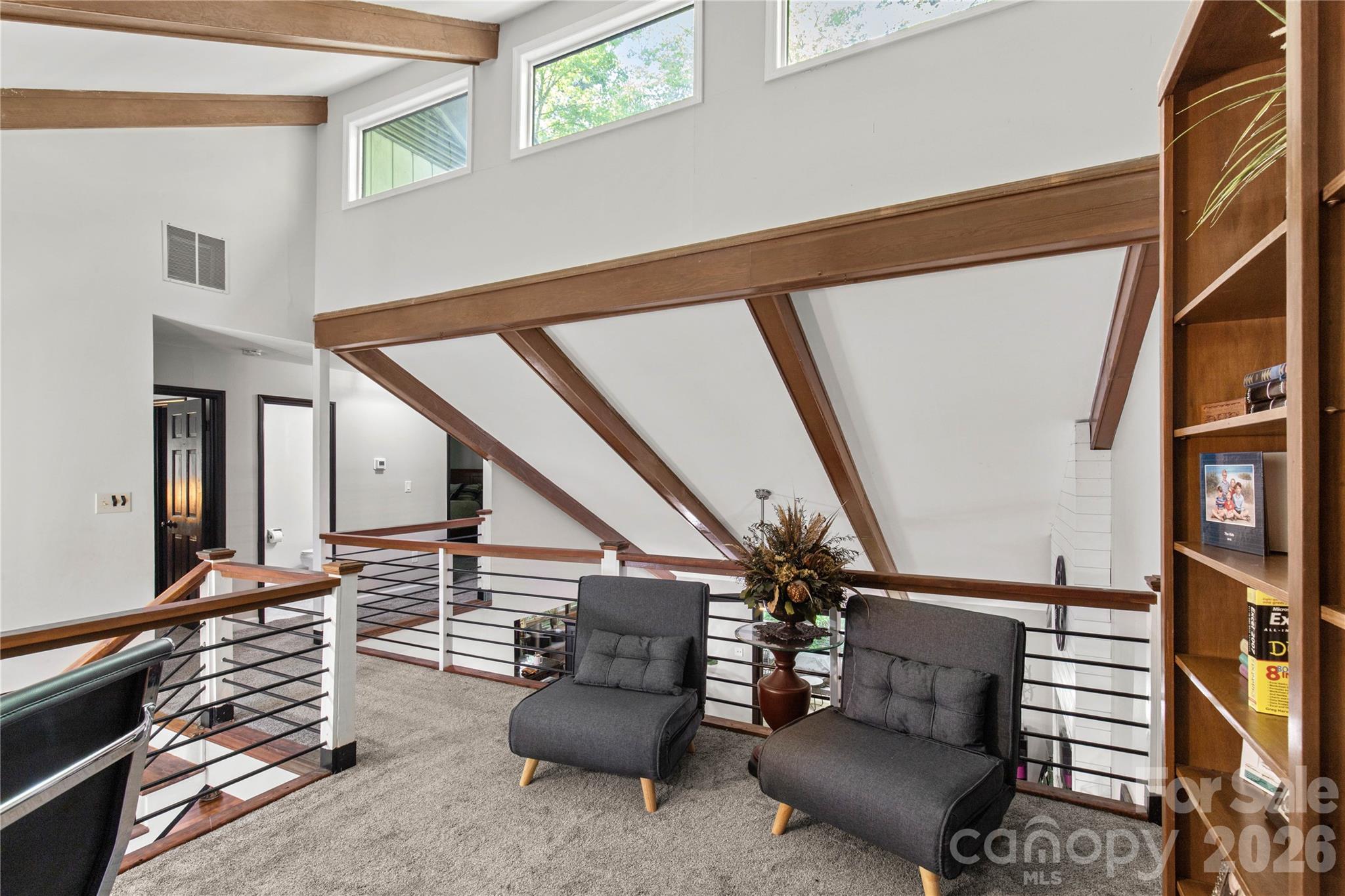 5 Oak Leaf Road — Clover