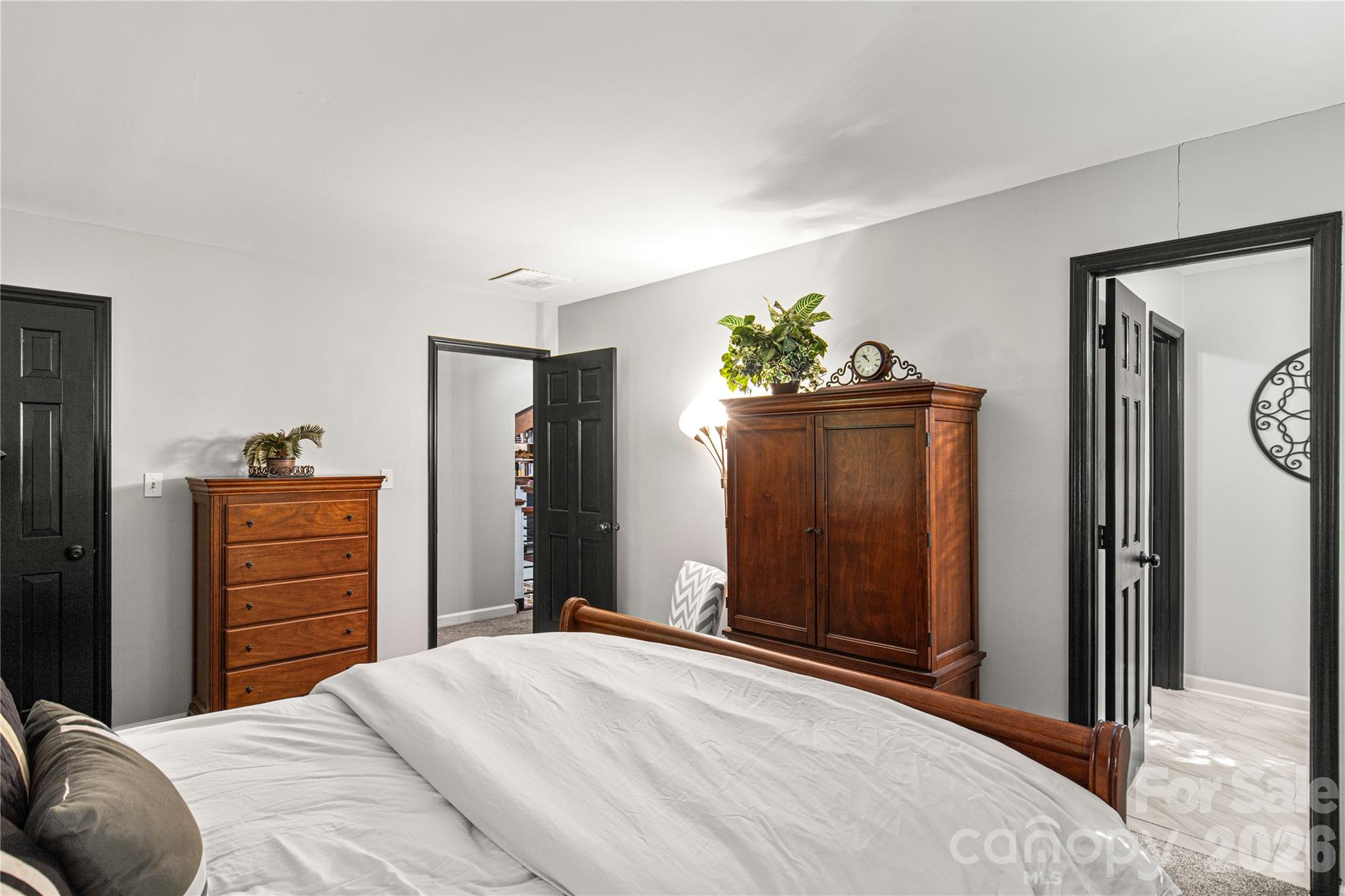 5 Oak Leaf Road — Clover