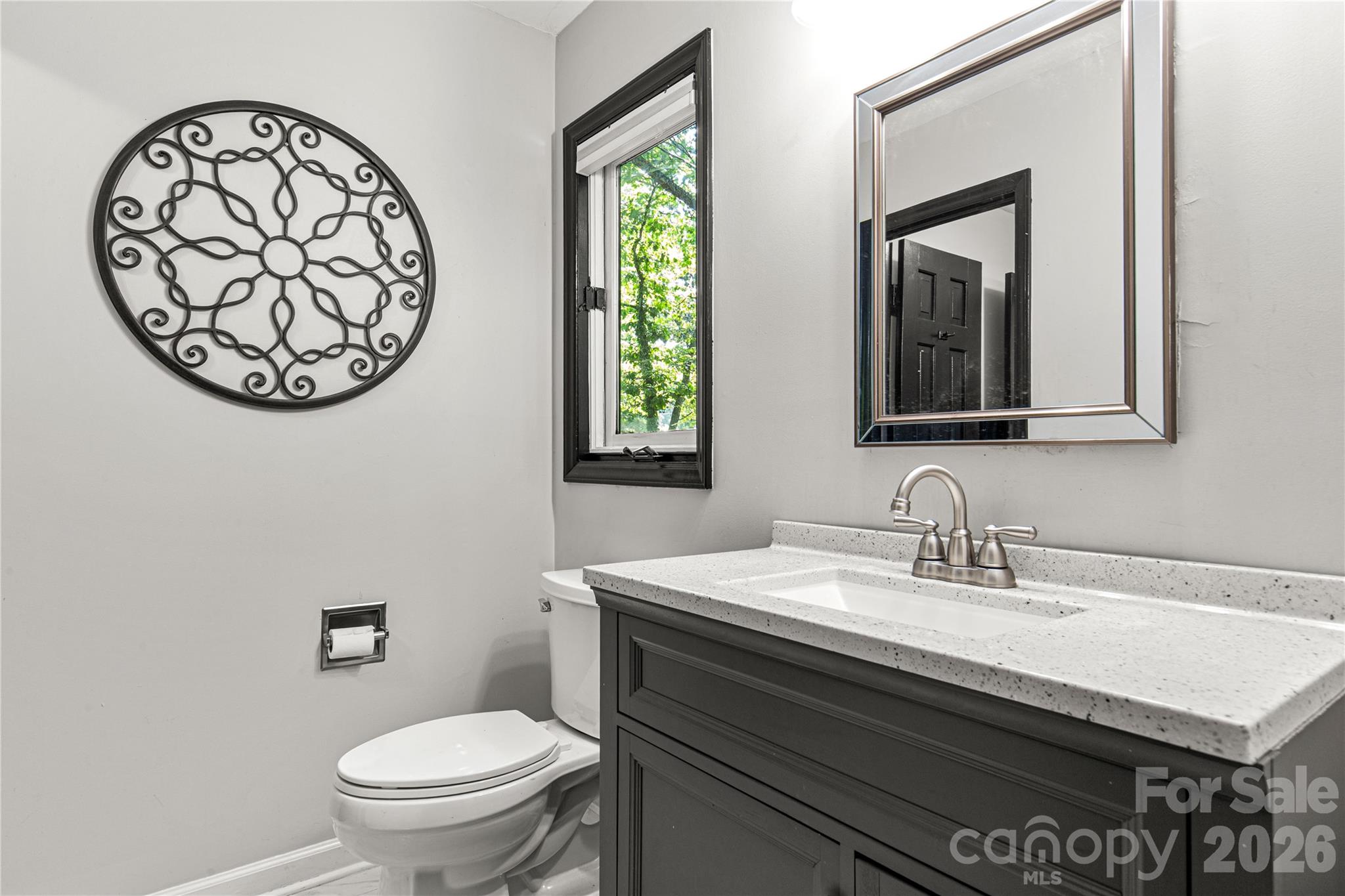 5 Oak Leaf Road — Clover