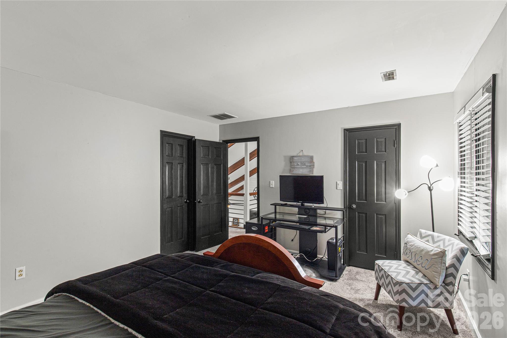 5 Oak Leaf Road — Clover