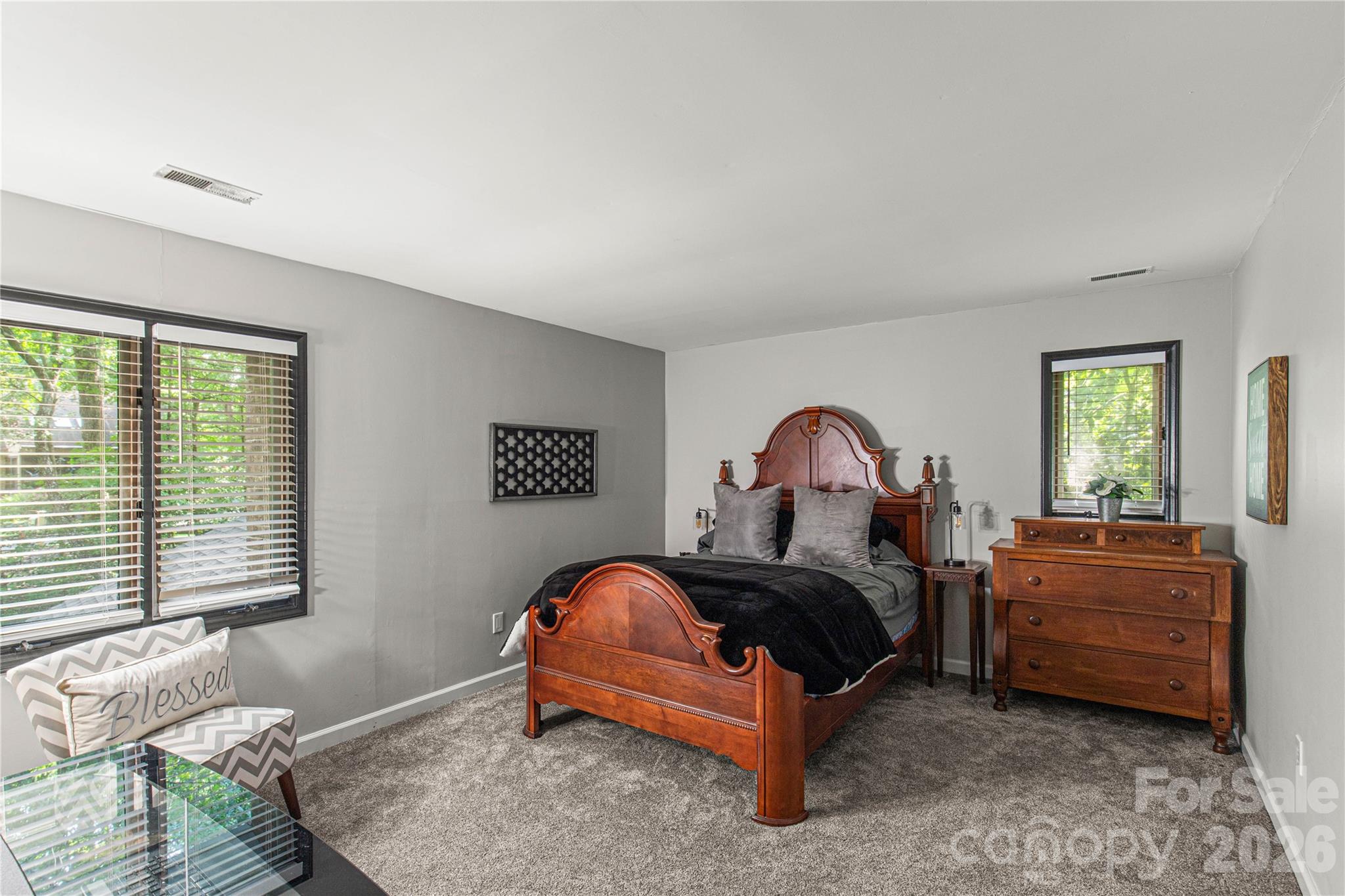 5 Oak Leaf Road — Clover