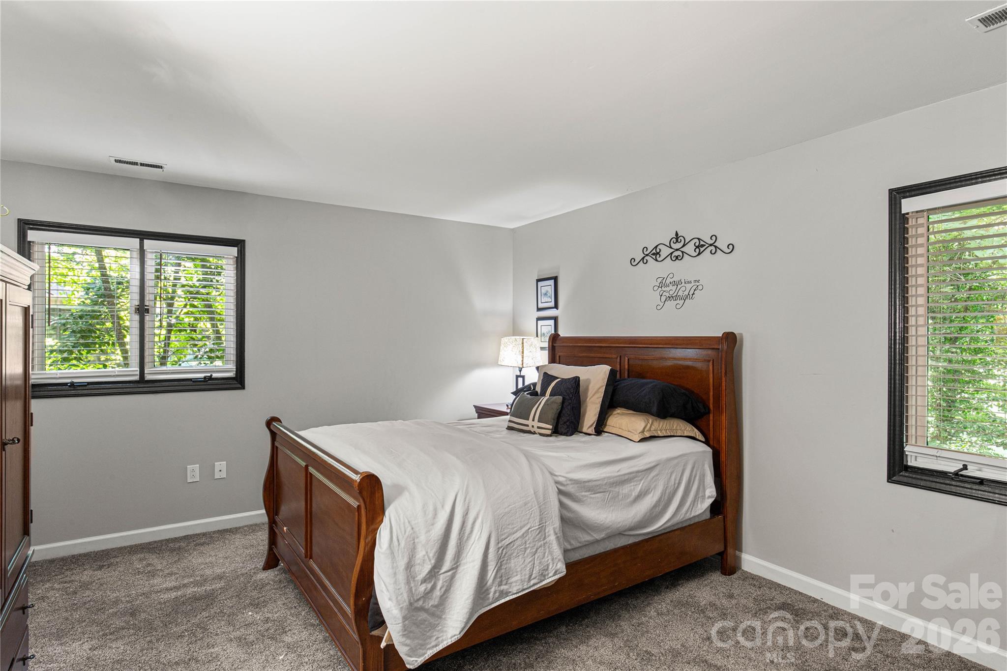 5 Oak Leaf Road — Clover