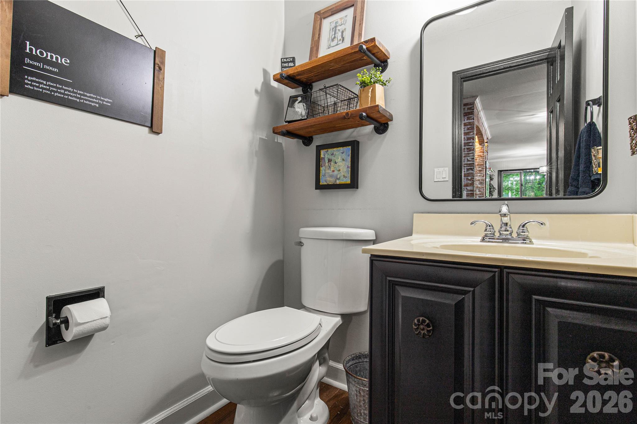 5 Oak Leaf Road — Clover