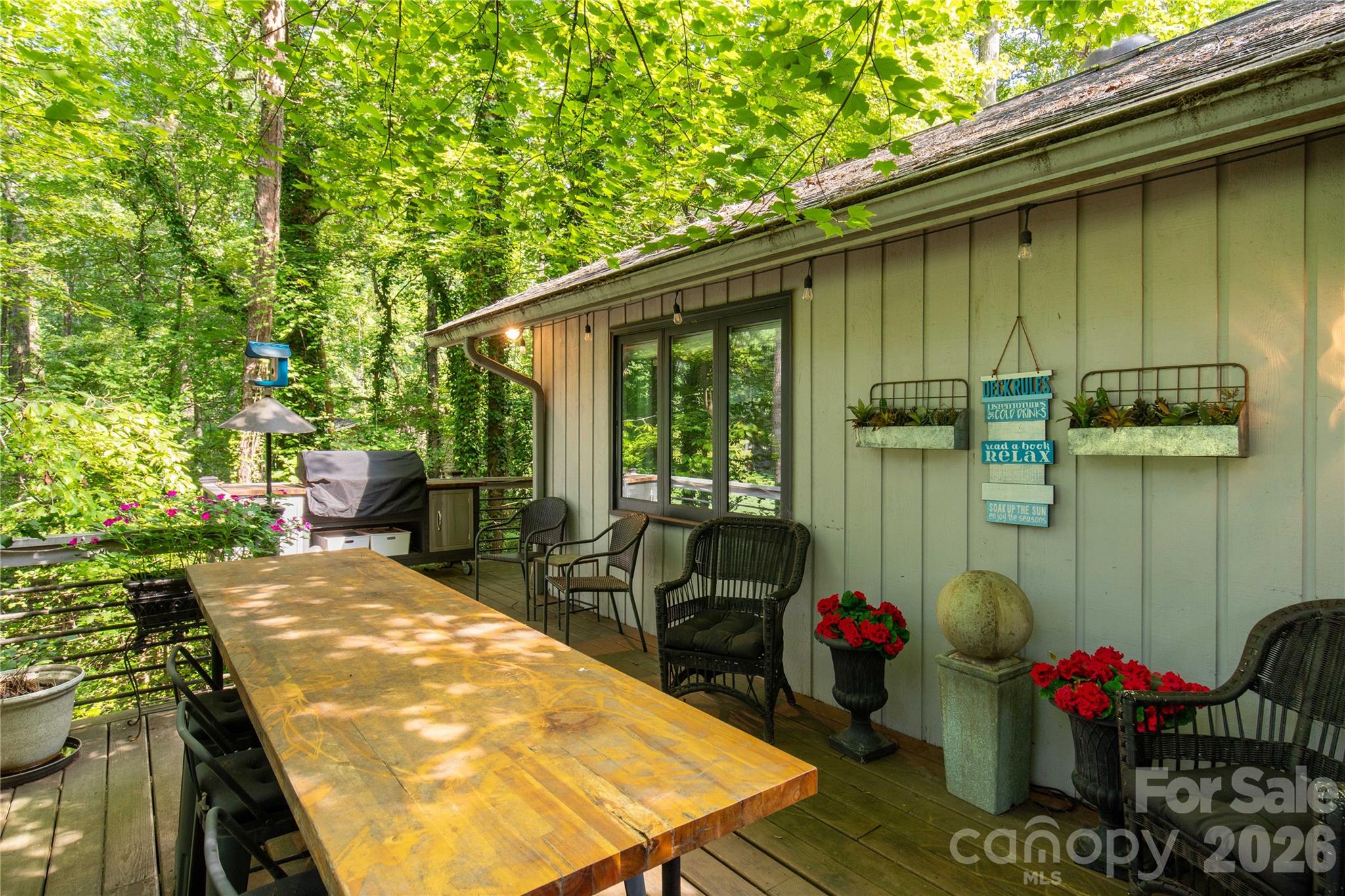 5 Oak Leaf Road — Clover