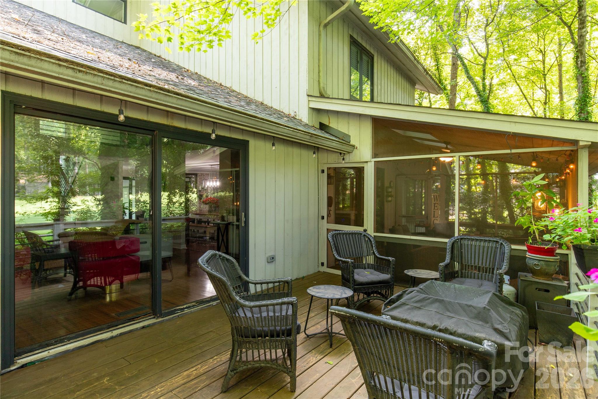 5 Oak Leaf Road — Clover