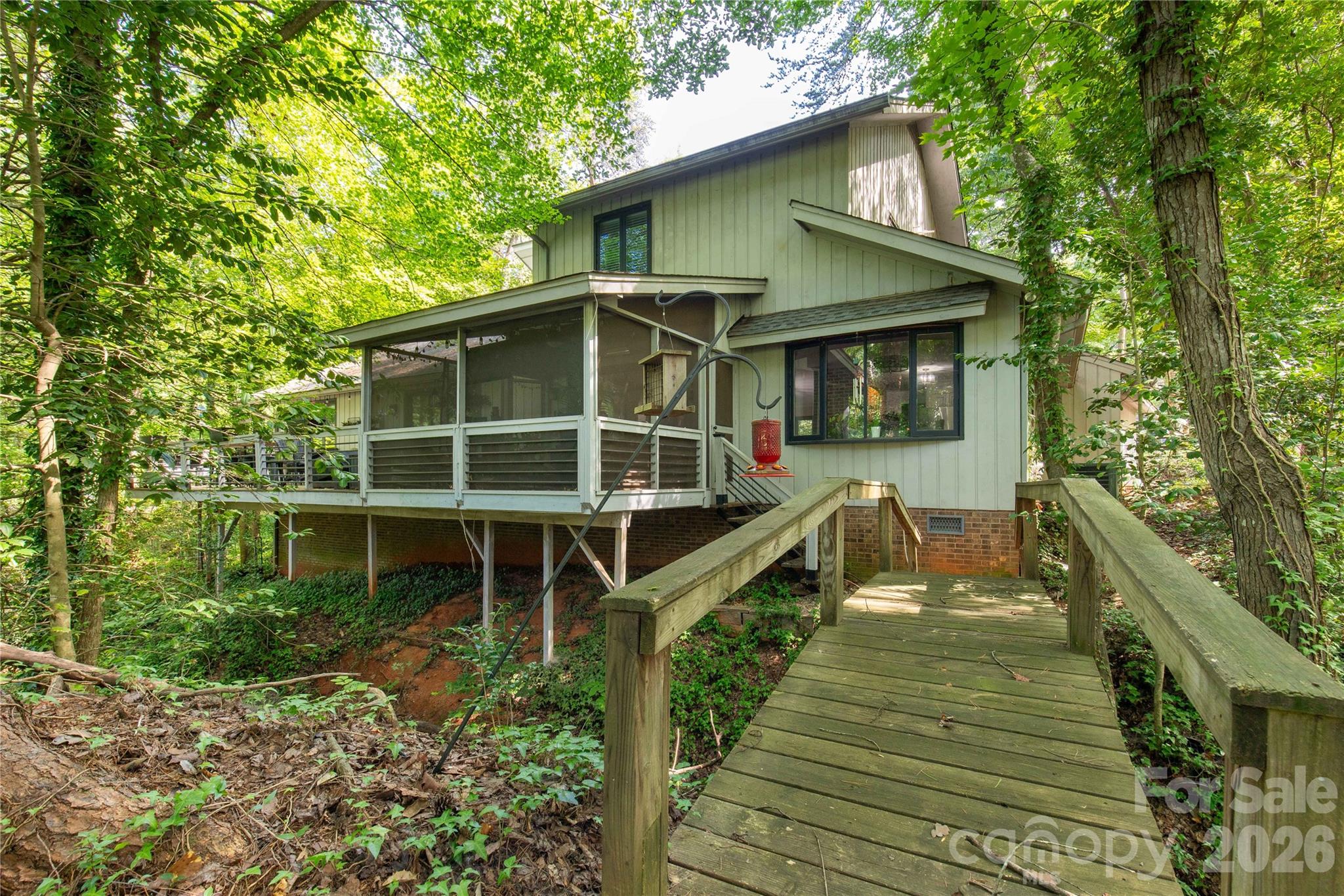 5 Oak Leaf Road — Clover