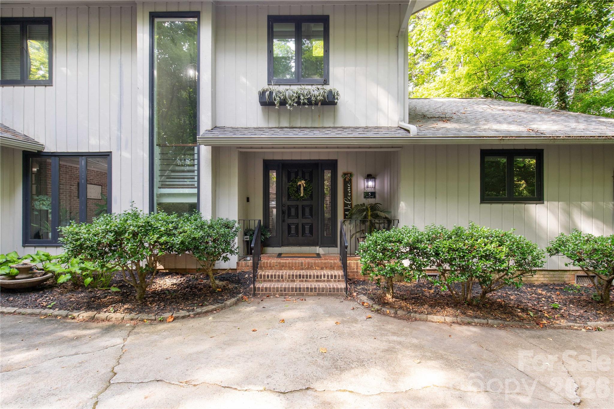 5 Oak Leaf Road — Clover