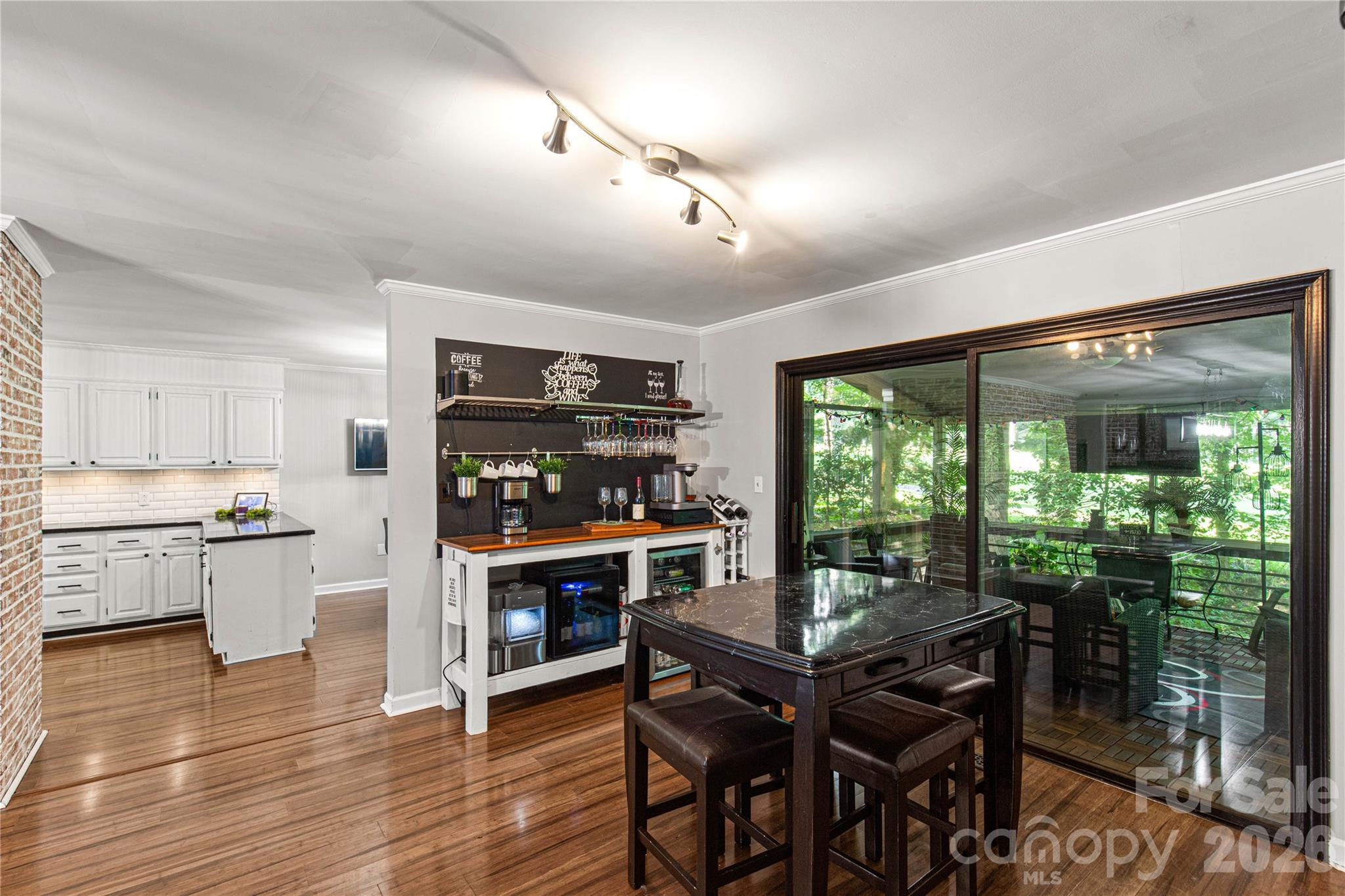 5 Oak Leaf Road — Clover