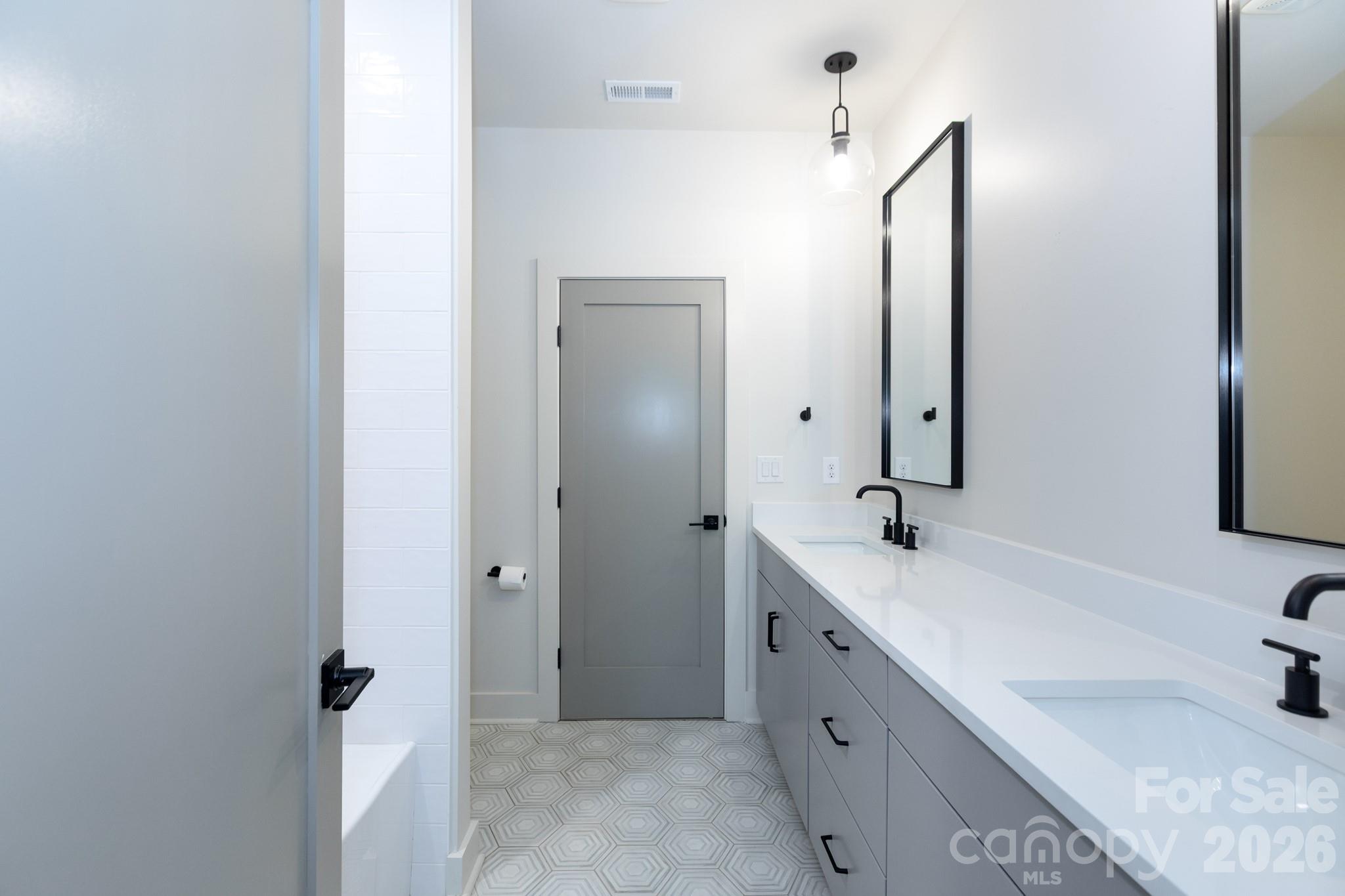 1602 Herrin Avenue — Charlotte