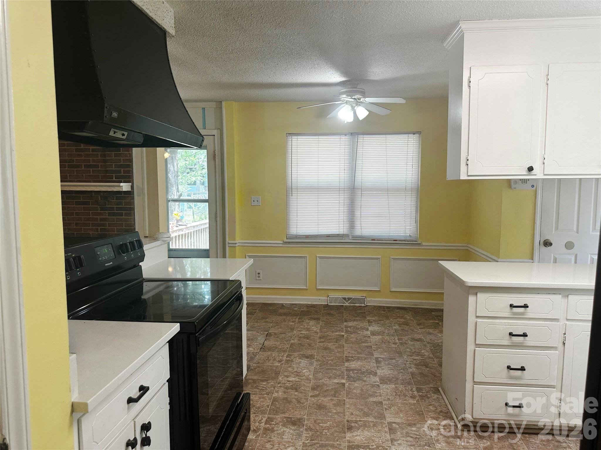 9607 Barkridge Road — Charlotte