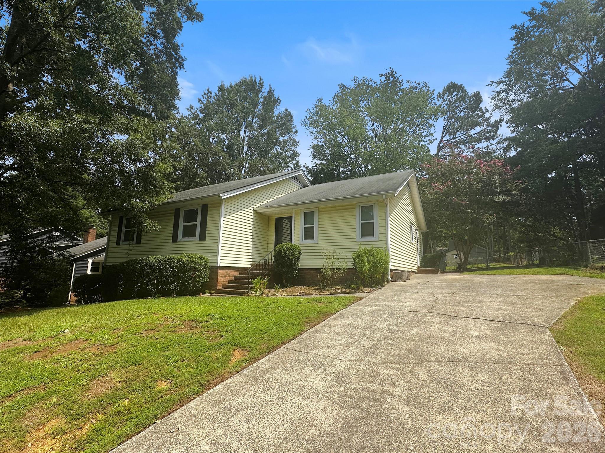 9607 Barkridge Road — Charlotte