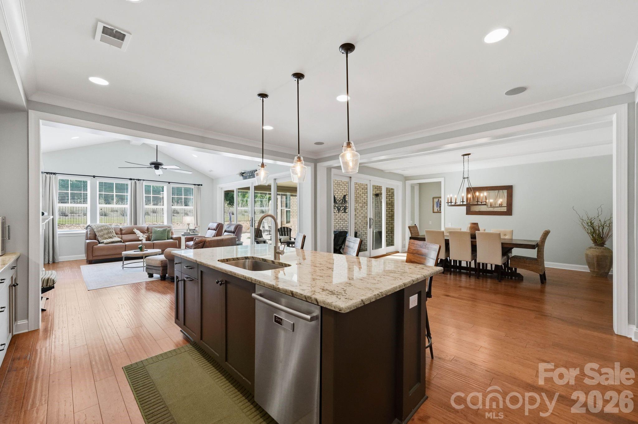 13528 Castleford Drive — Charlotte