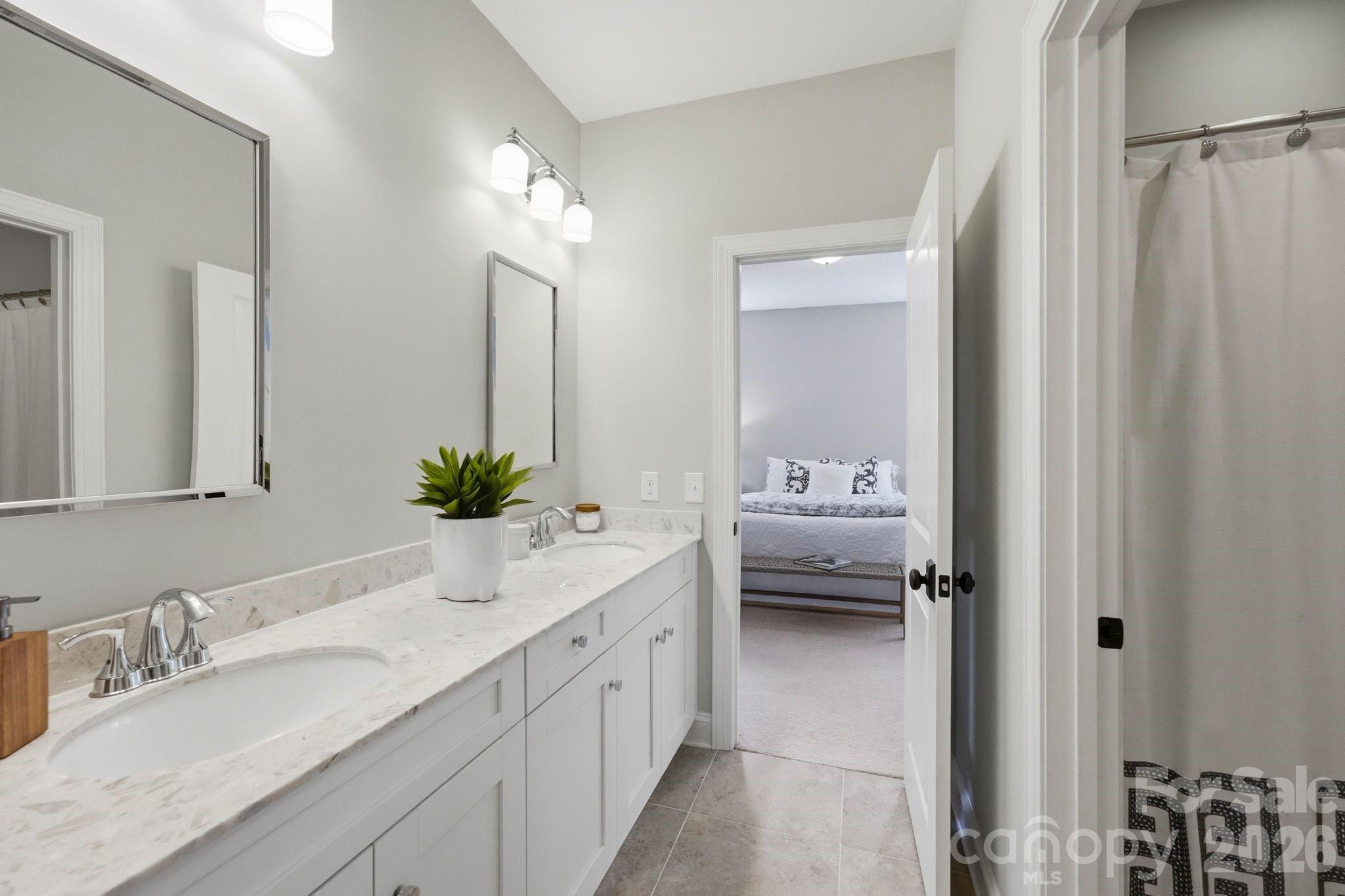 13528 Castleford Drive — Charlotte