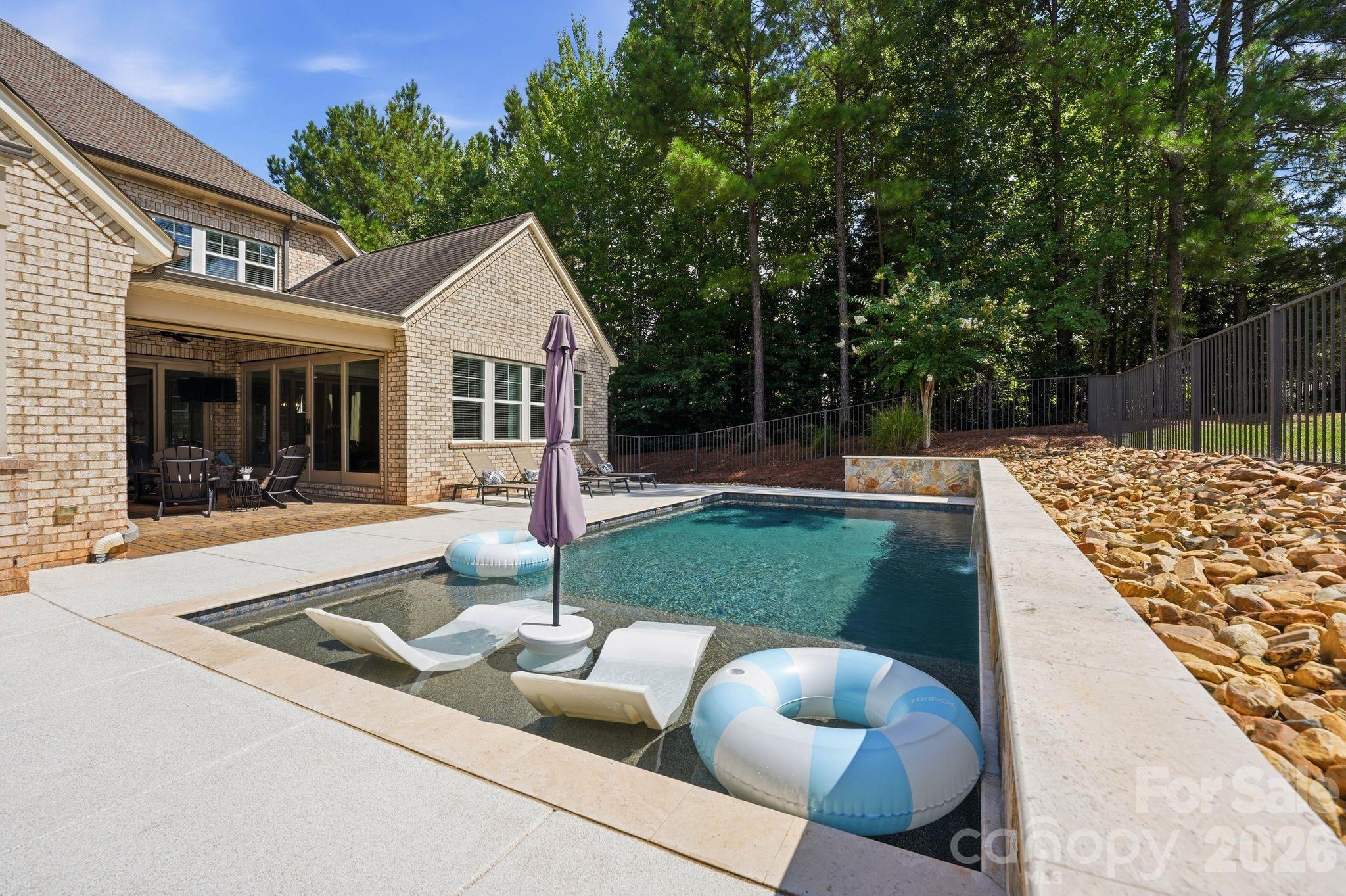 13528 Castleford Drive — Charlotte