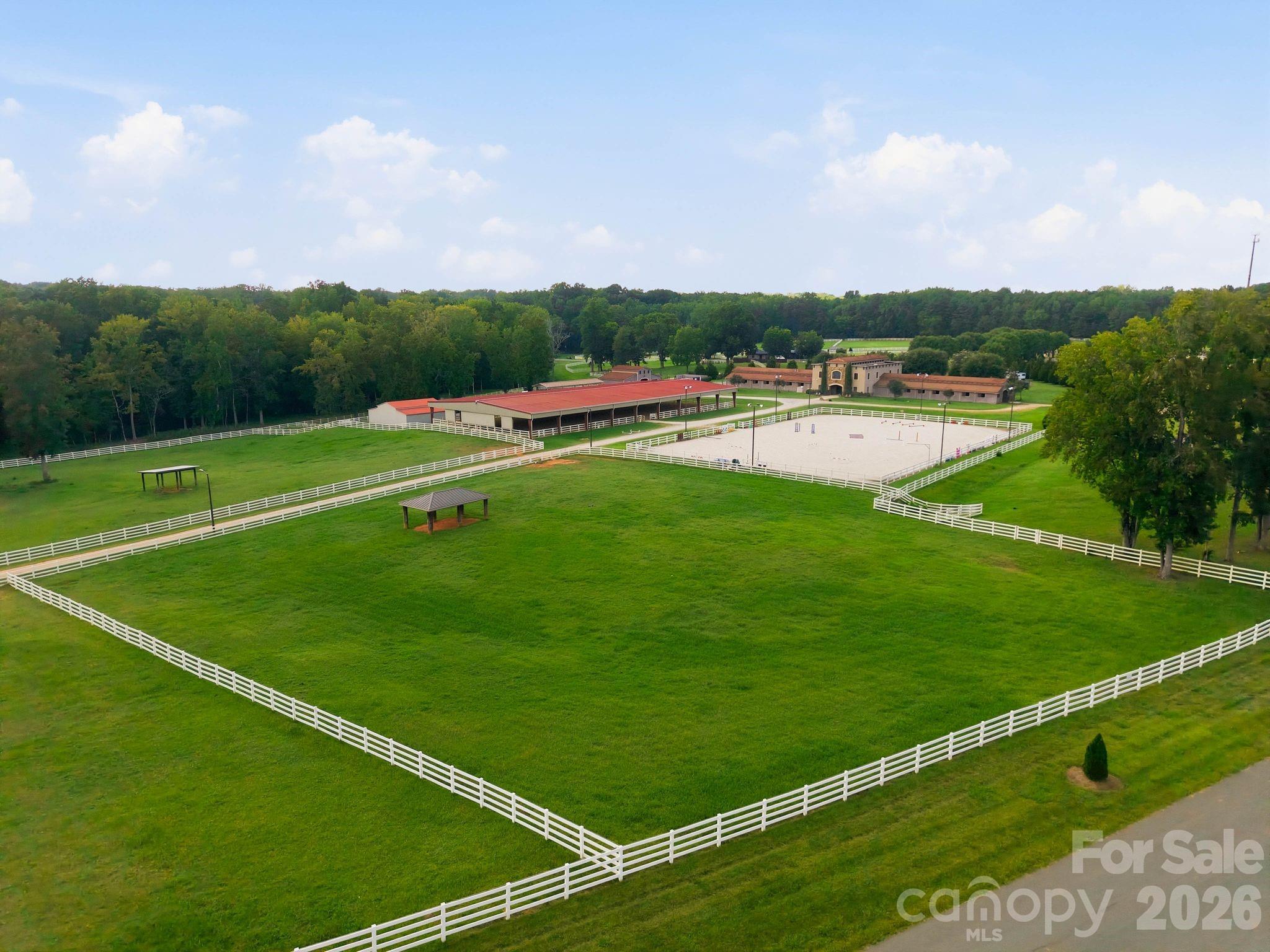 13528 Castleford Drive — Charlotte