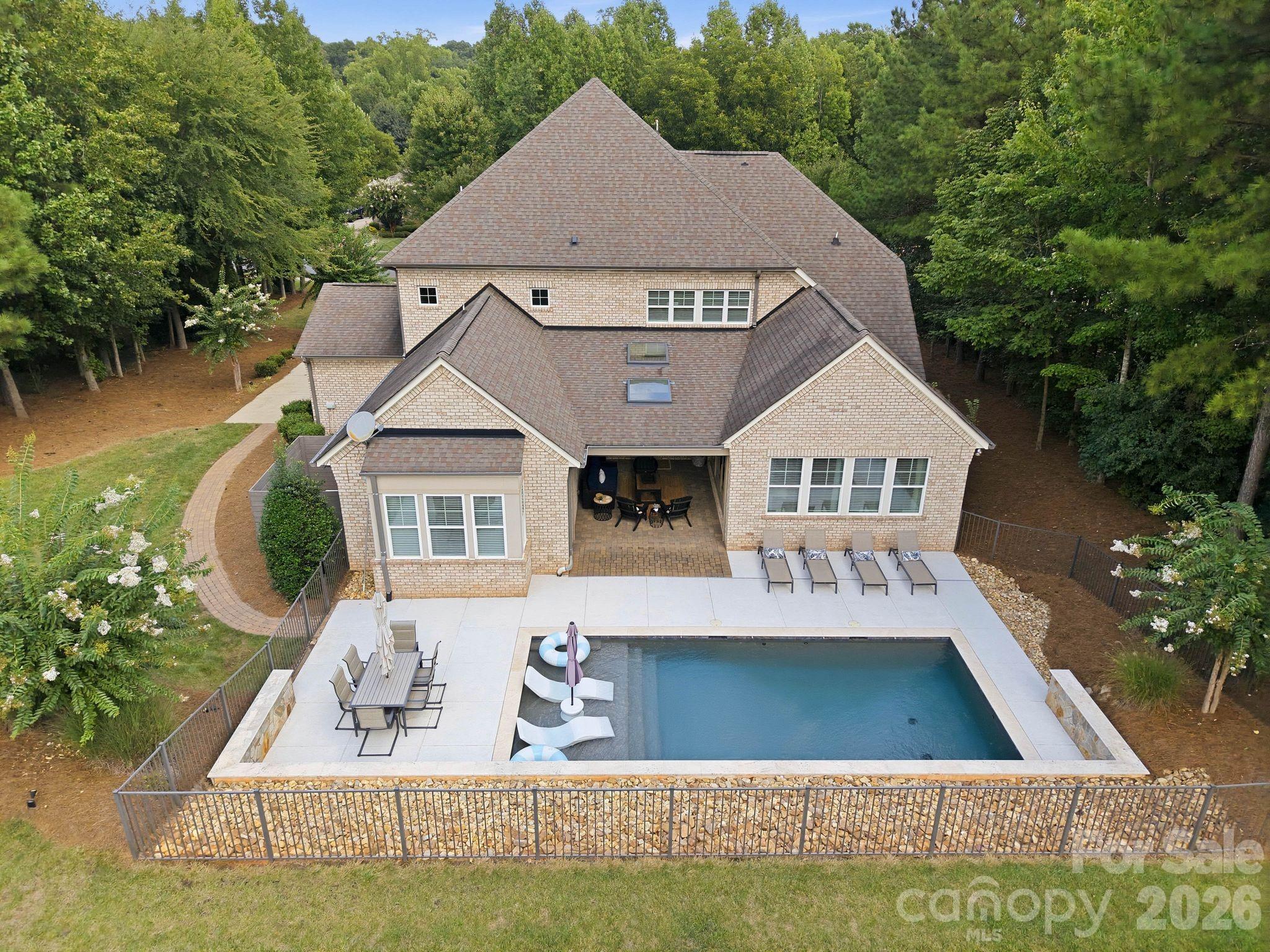 13528 Castleford Drive — Charlotte
