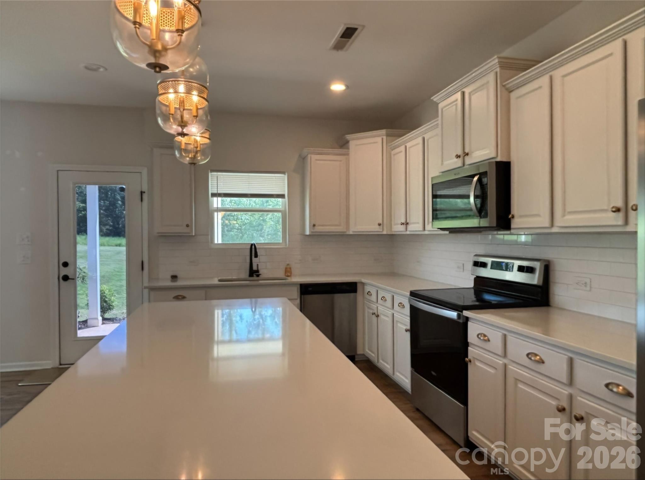 223 Old Harbor Drive — Mount Gilead
