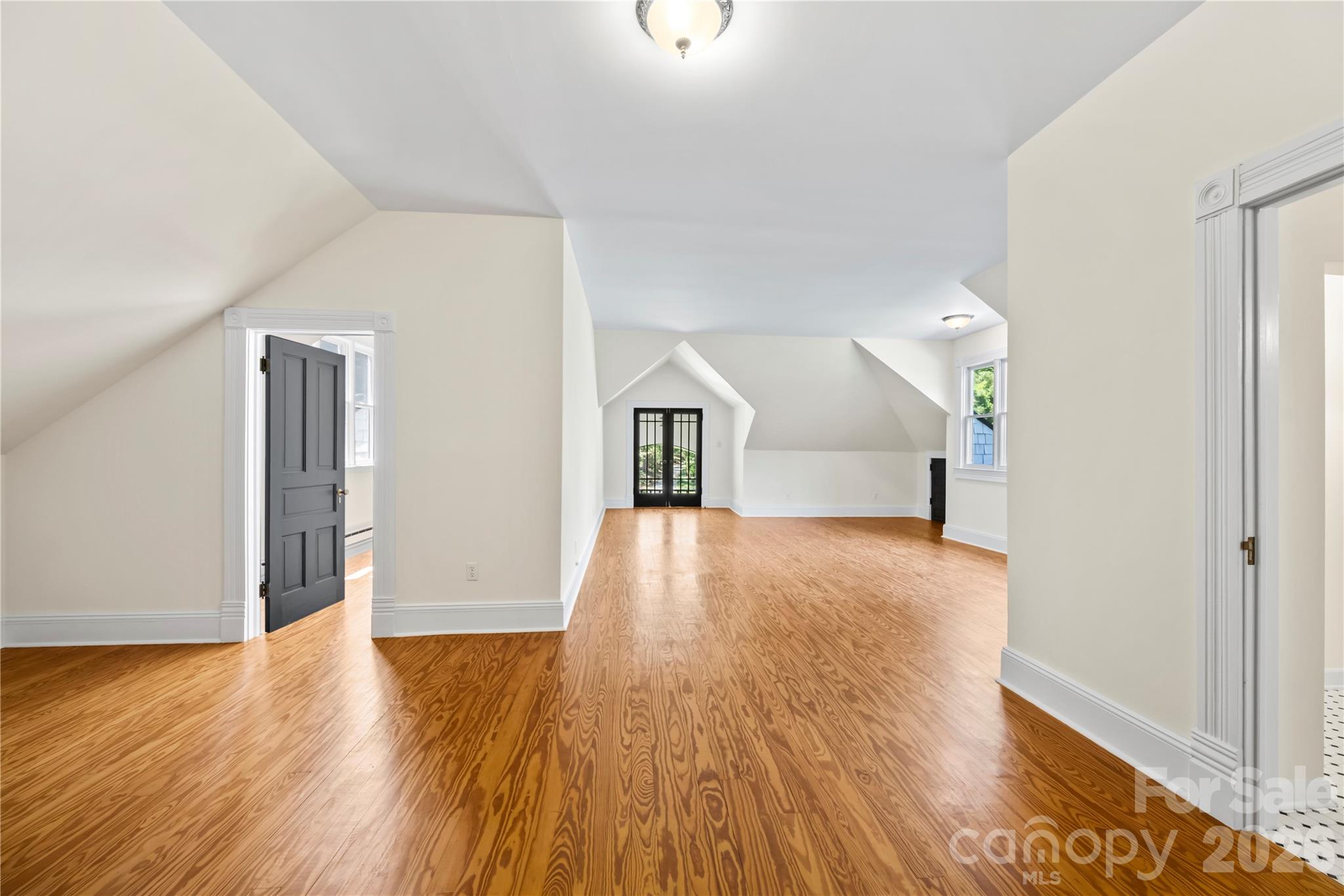 103 Hyde Avenue — Tryon