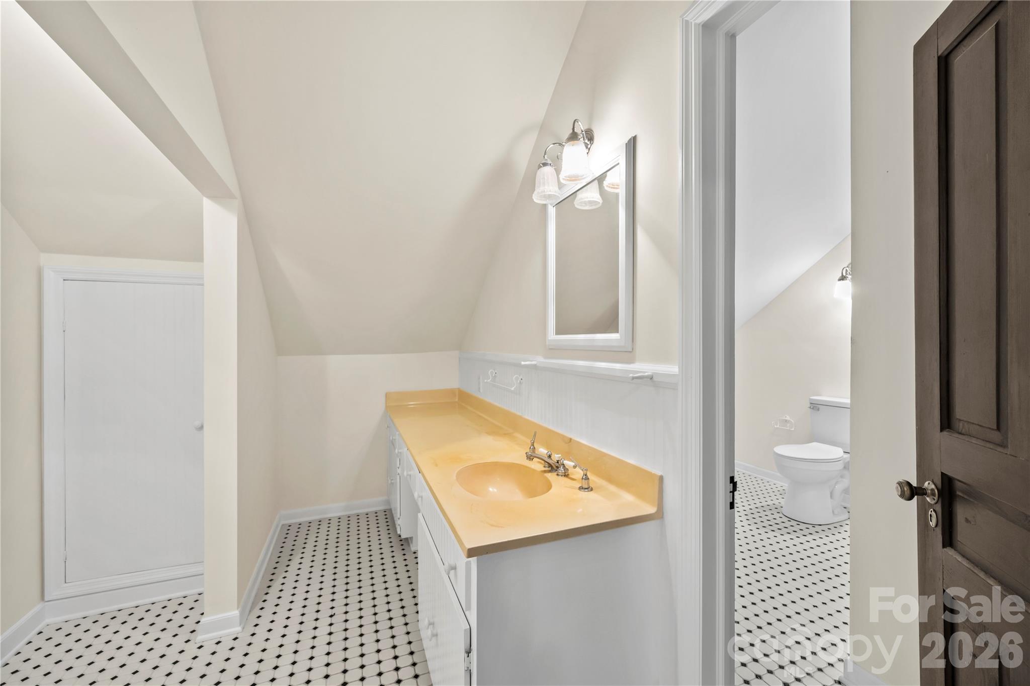 103 Hyde Avenue — Tryon