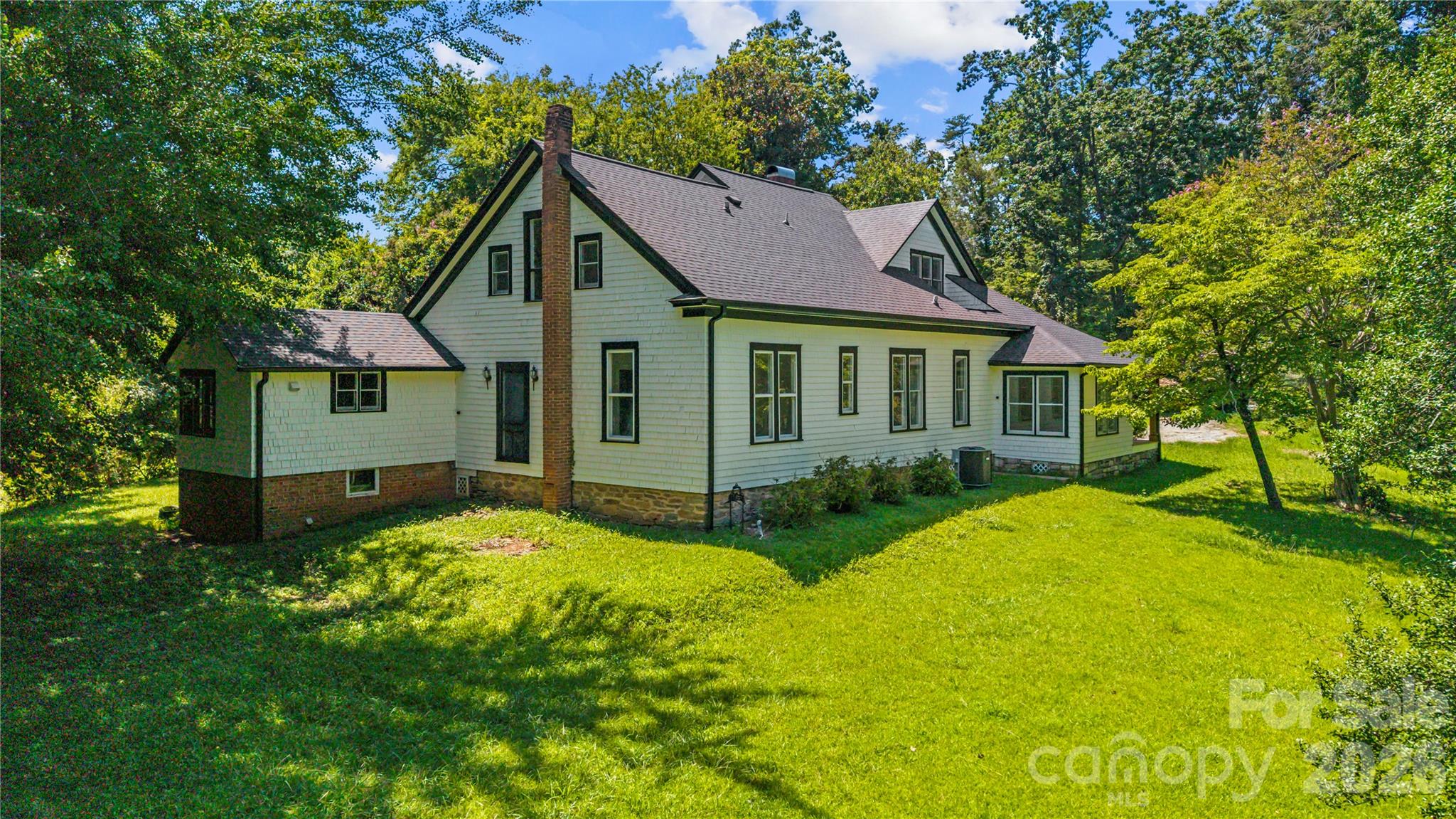 103 Hyde Avenue — Tryon
