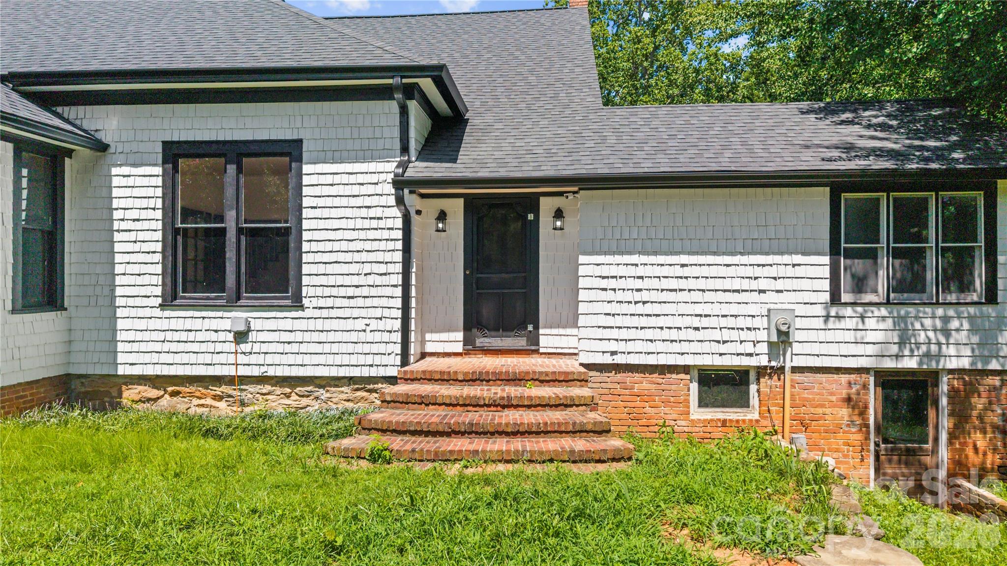 103 Hyde Avenue — Tryon