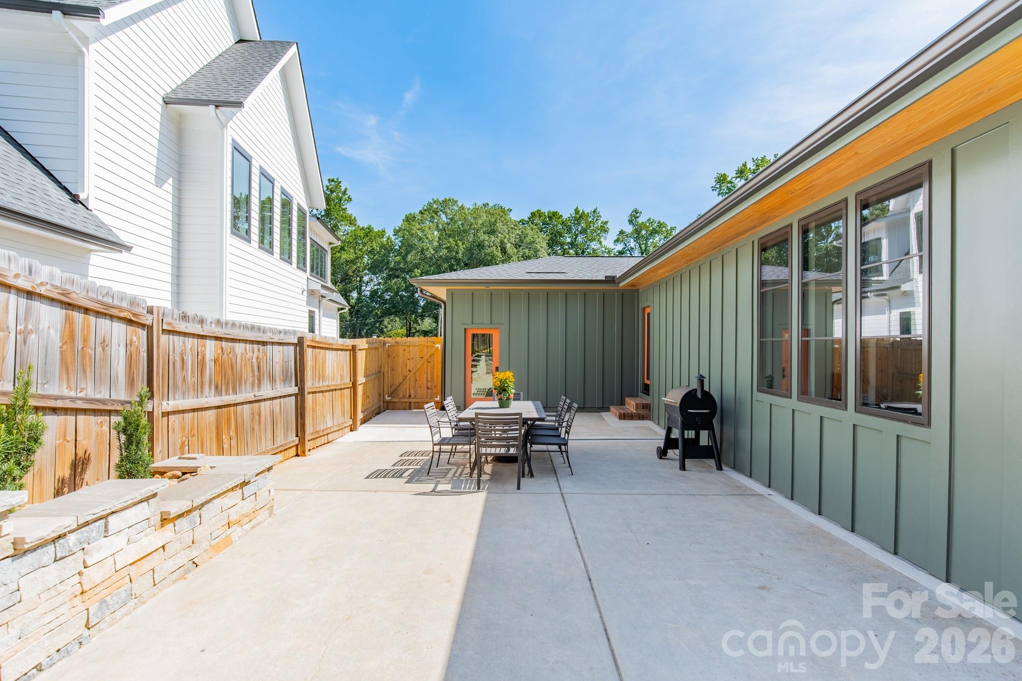 5546 Murrayhill Road — Charlotte
